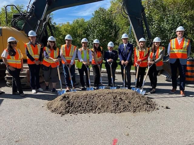 Town of Port Credit Association (TOPCA)
🚴♀️🌉 BREAKING GROUND in Port Credit Memorial Park! We’re thrilled to participate and kick off the construction of a new cycling and pedestrian bridge, connecting neighborhoods and enhancing active transportation along the Lakeshore. This exciting project will provide a safe, fun, and sustainable way to cross the Port Credit River, bringing our community closer together. 🎉 #PortCredit #ActiveTransportation #CommunityConnections #BikingBridge
#bikeMississauga 🚲