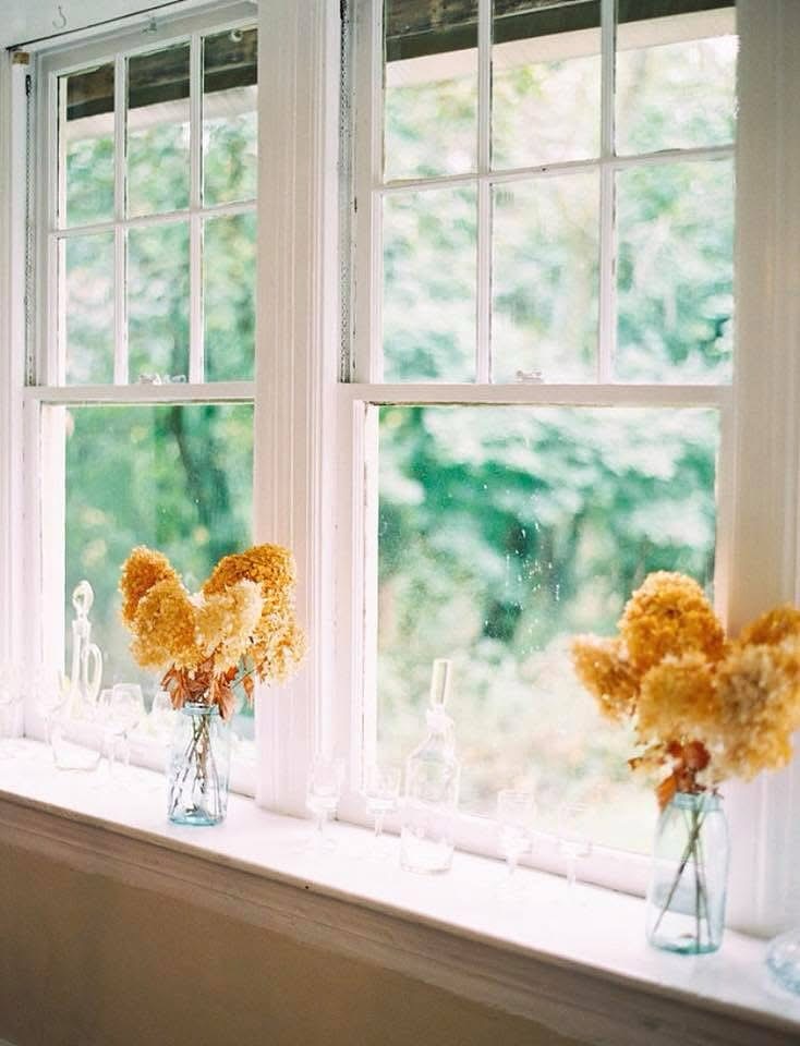 🍂💍Golden leaves, cool air, and simple elegance — October weddings are pure magic. 🍁🤍
#octoberwedding #october #2025brides #wedding #weddingplanner #pawedding #ctwedding #nywedding