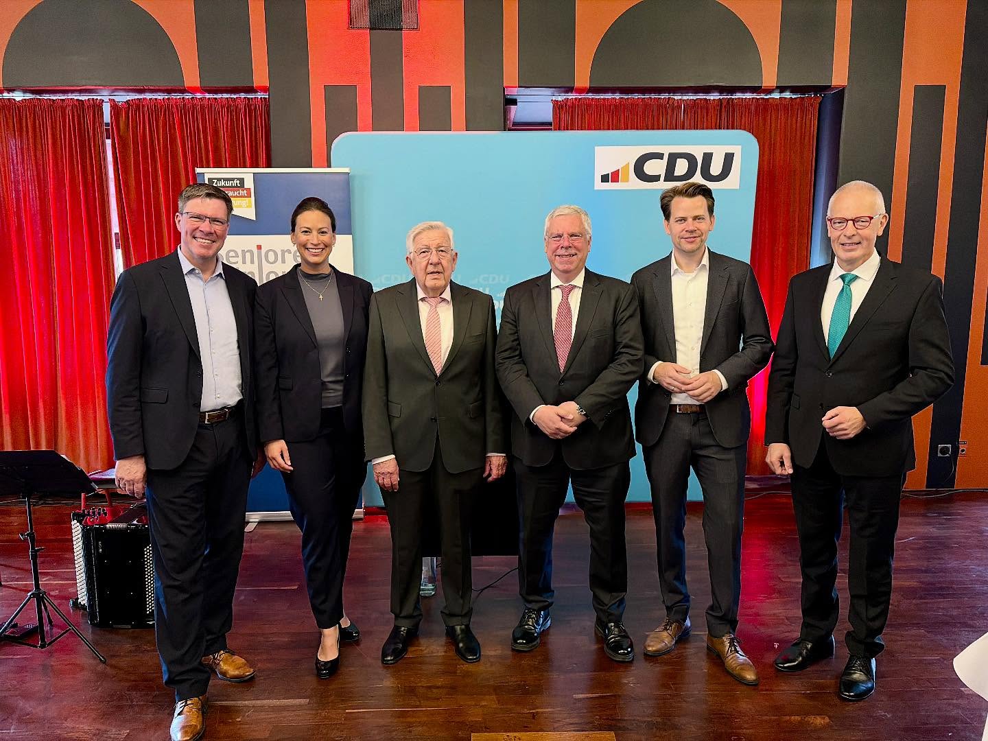 Spannender Vortrag heute von Jürgen Hardt zu den aktuellen Herausforderungen der Außen- und Sicherheitspolitik beim Festakt zum Tag der Deutschen Einheit von Senioren Union und CDU Rheinisch-Bergischer Kreis!
Musikalisch wurde die Veranstaltung vom Duo Saxaccordia begleitet.
Vielen herzlichen Dank!
#rheinischbergischerkreis #tagderdeutscheneinheit #heimat