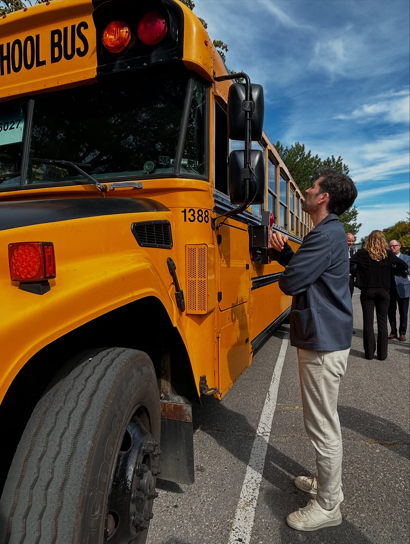 September ends. Es war ein Monat mit Eindrücken, Begegnungen, Erkenntnissen, die mich prägten und bleiben werden. Danke allen, die dazu beigetragen haben. Der Oktober wartet auf uns und unsere Ideen, Neugier und offenen Arme.
#rückblick #september #throwback #canada #toronto #trier #faz #schule #bildungspolitik #sventeuber #trierimlandtag #oktober #illuminale #saarland #alexanderschweitzer #saarkind #rlp #mainz #kinder