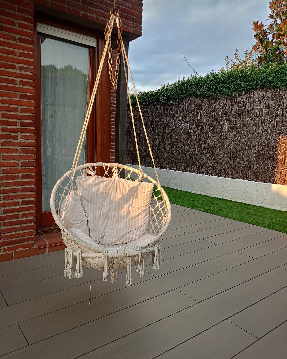 Un rincón, un suspiro, un instante que se balancea lento. 🌿
Aquí el tiempo se detiene y la calma te encuentra.
¿Vienes a sentirlo en Ca La Mary? ✨🏡
#CaLaMary #vidreres #slowliving #calma #casavacacional #alquilervacacional #casaconpiscina #girona #petfriendly #cicloturismo #reservas #costabrava #alojamientoconencanto #relaxtime #catalunyaexperience