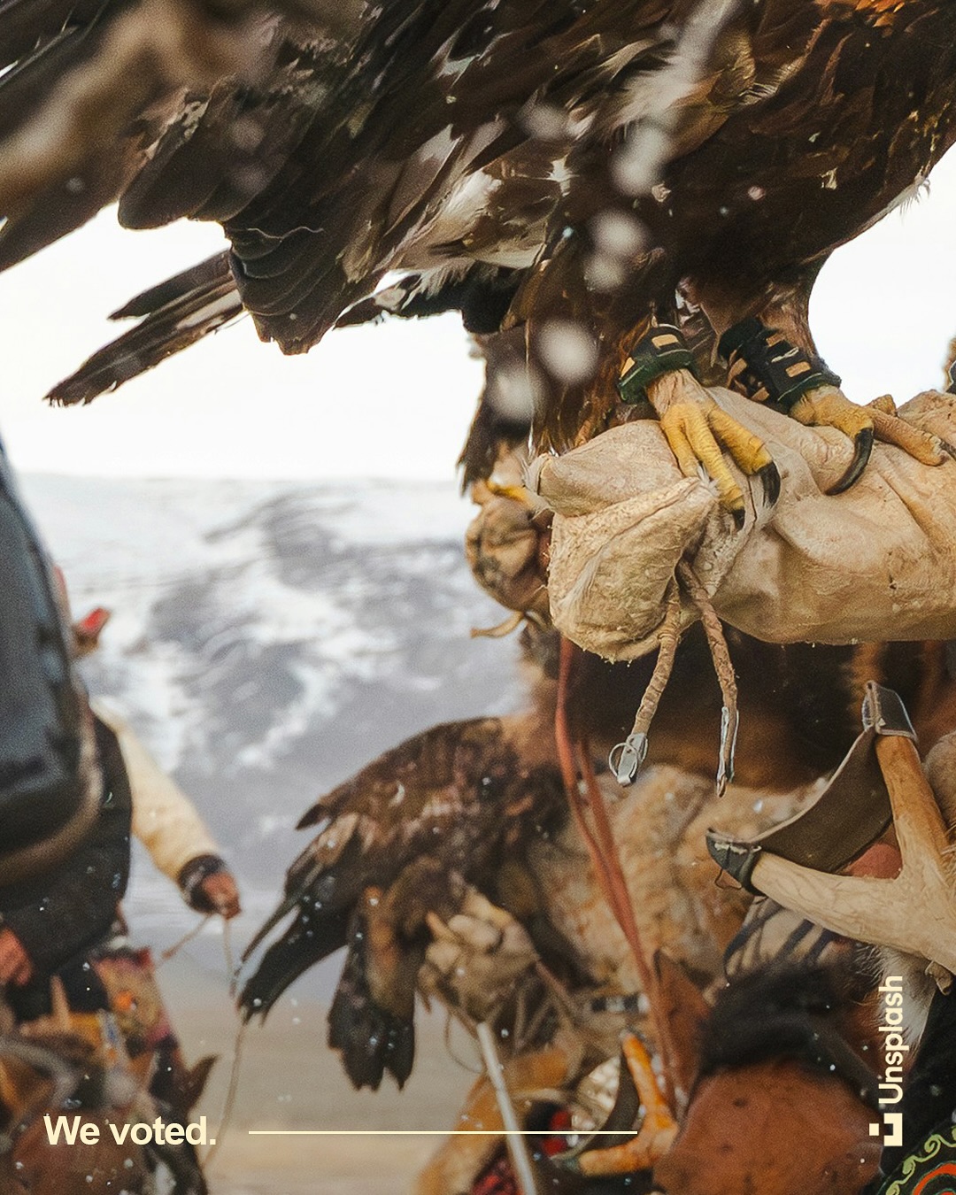 Our vote is in at the Unsplash Community Photo of the Year for 2025. Our number one by Indonesian photographer @fabhi.mantra brings us all the way to Mongolia with this stunner of a shot. Our runner-up choices up in the back.
Title: Eagle Hunter 6
Published: March 17, 2025
Photographer: Fadhil Abhimantra 🇮🇩
Who really knows where we’d be in this life without @unsplash
#unsplash #photopftheyear #editorial