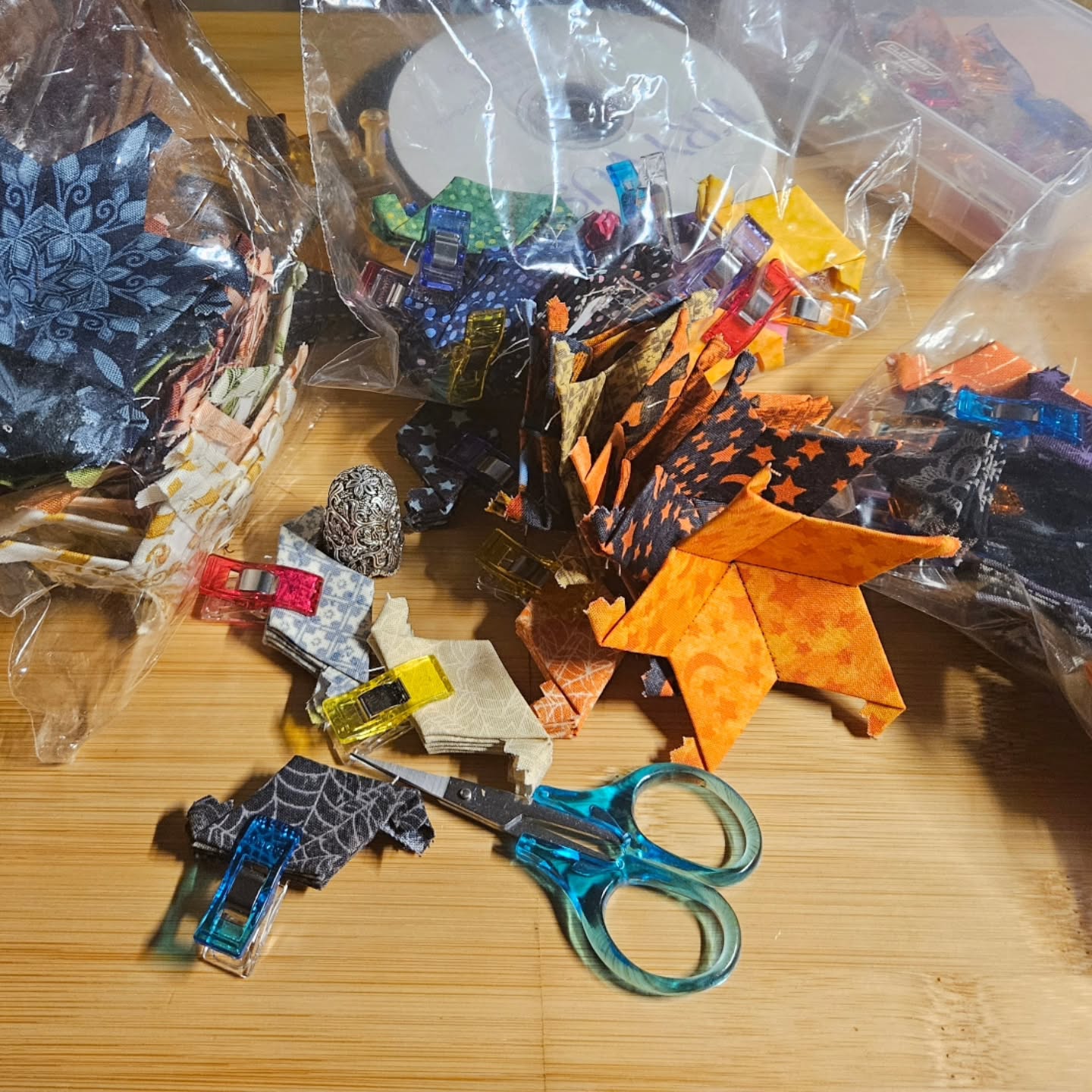 I haven't been sleeping a lot this week, until last night. Everything swirling, worrying about this and that, at home, family, animals, and *gesturing at the world*. But I actually went to bed on the early side of a reasonable hour again last night and mostly slept through the night. I've been up since 5:30am, feeling more rested than a while. Stepped on the scale and got good news, made coffee, updated my health tracker, and am now sitting down to work on these Moravian stars! Christmas and non-holiday ornaments will also be available, of course. Come see me at these upcoming events:
- @thehungryhousewivesevents Craft and Vendor Market on October 11 (Glacier Middle School in Buckley)
- @southsoundmakersmarket Haunted Market on October 18 (Parkland Community Center in Tacoma)
- @rockridgecountrymarket popup market on Octber 19 in Enumclaw
Small businesses need your support more than ever. Feel free to share/repost this for your friends, too.
You can order/reserve items ahead of time to pick up at an event. I am also meeting people at the White River footbridge for deliveries if you're on the Enumclaw side and am open by appointment here at the farm between shows (if you don't mind a little bin diving to look for things). Many ways to shop!
.
#supportsmallbusiness #supportlivestockfarmers #sustainablefarming #sustainablecrafting #sustainabledecor #gothaesthetic #cutegoth #fiberartssupplies #fiberartistsofinstagram #fiberartisan #fiberarts #fiberartist #ornamentsallyear #ornamentsfordays #womanownedbusiness #eventpanic #eventcalendar #smallbusiness