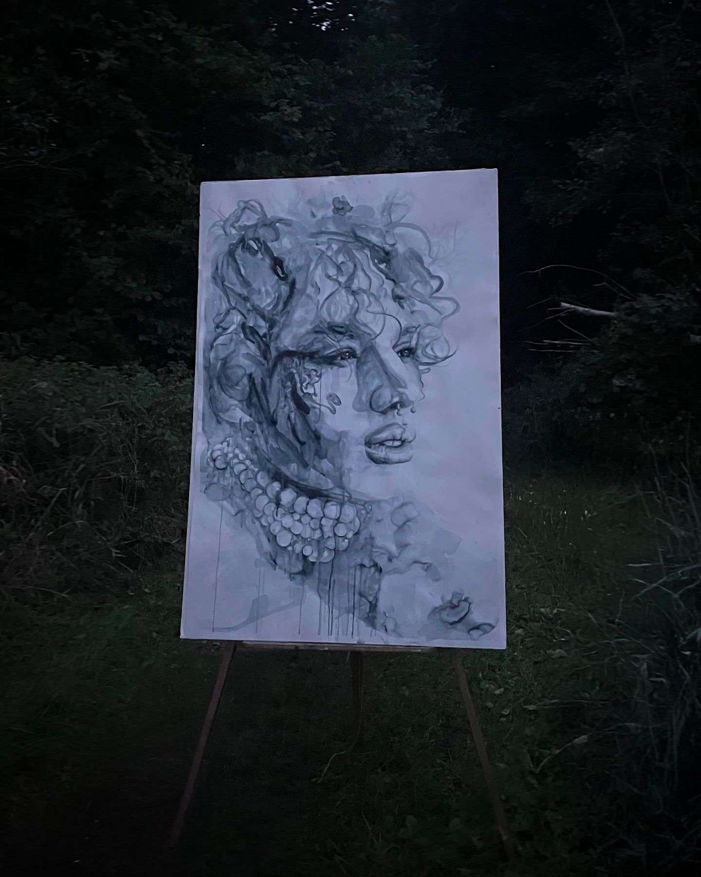 Hello Autumn,
Thank you for everything you shared with me in September. You showed me I can find peace in the place where Simone lives. The light in the park where I love to walk made me see how much beauty is everywhere — maybe especially there.
Thank you for the dark nights that once scared me but now feel like space to sketch what keeps me awake. Funny how the peace Simone and I felt in Sardinia turned into a dance of two ghosts, how a cloud with faces became a cloud of clay.
All I want is love — and I found it. Love was what I feared most, not fear itself. Now there’s so much of it in my life. Thank you for this too.
Turning 32 felt strange. But the sun was a gift. It helped me see beauty again and gave me courage to paint water in the park fountain for the first time. It turned black, but instead of fearing the darkness, I went with it — and it became the seed for future paintings.
Thank you for the slow pace in planning my first solo show of The Feelers, Who Think. Growth, I realised, is like a plant: slow, natural, with just enough light, water, and earth.
Thank you for Simone — for ice cream, the East Sea, for listening, challenging, annoying, and being so deeply lovable. And thank you for all those who care about my art, ask me questions I never thought of before, and hold space with such presence.
Thank you, Autumn, for helping me grow.