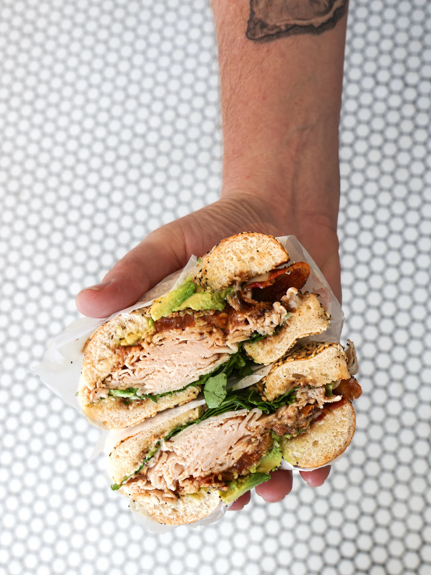 Passing through Nashville and couldn’t resist stopping for a quick bite. Nothing fancy — just some bagels, and good light before heading off.
@proper_bagel You’re too pretty (and too delicious) not to photograph.