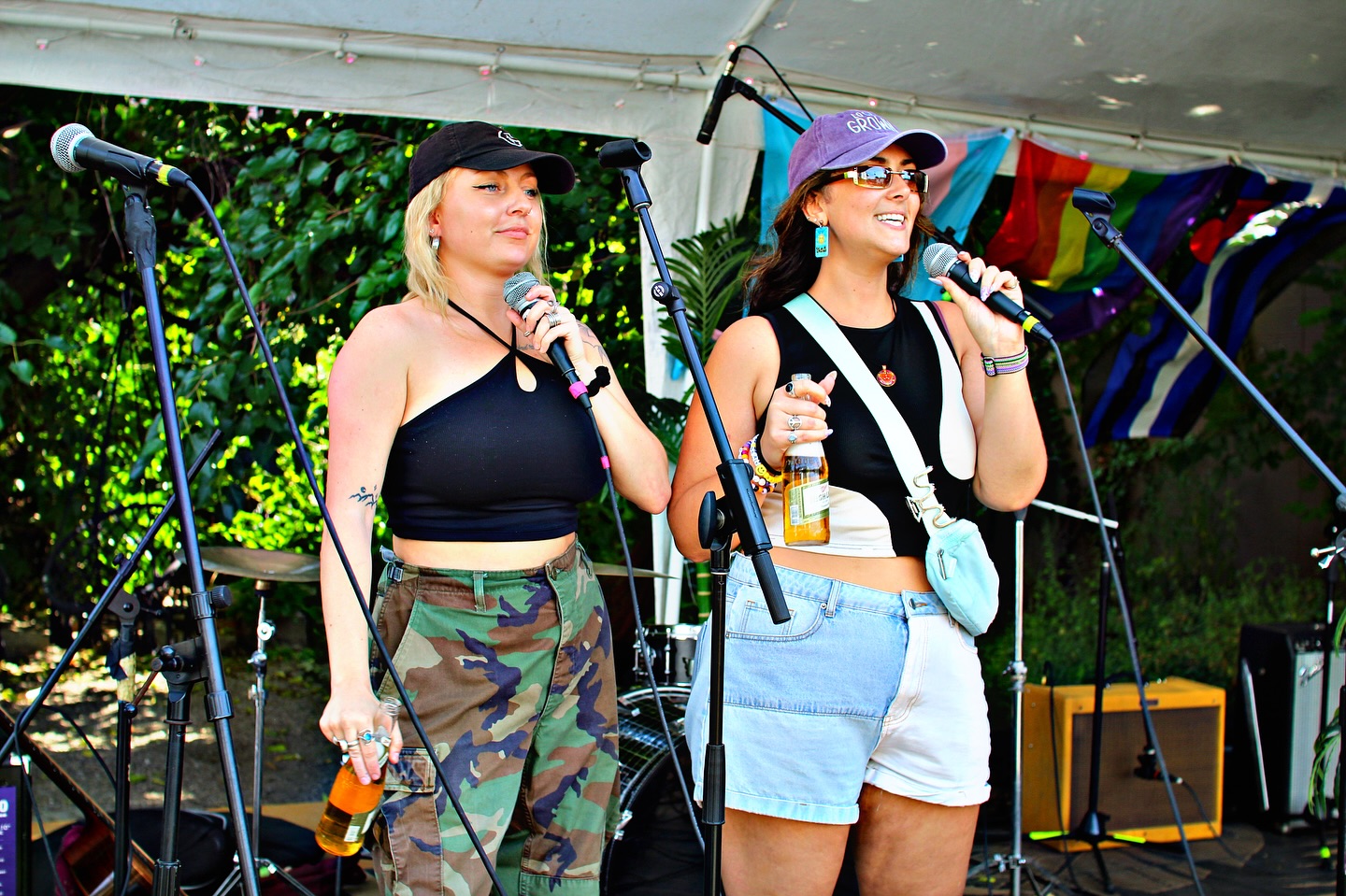 Six years of LoCLE Grown ❤️
We love the conversations we have with our guests for the podcast, and the nights like our anniversary show on the 20th at @crobar1921 takes our deep love & appreciation for this community to another level. This is only the beginning friends🥹🫶
We’re continuing our mission to spotlight and connect the people who make Cleveland’s music scene so unique, and we’d love your input on what you want to see us do next!!
🚨HELP US OUT: Take our short survey (link in bio) and help shape the future of LoCLE Grown!
📸: @manny_bless_em_216
#cleveland #clevelandmusic #clevelandpodcast #musicpodcast #localmusic #podcast #survey