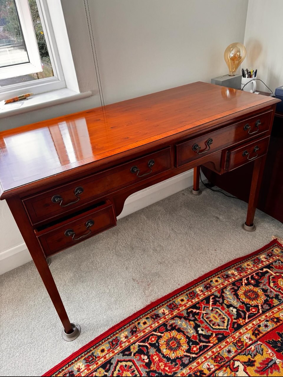A Georgian-Inspired Masterpiece Restored to Glory ✨
This stunning pedestal desk exemplifies the enduring elegance of Georgian and Regency design principles—a style that has graced distinguished studies and libraries for centuries.
🤩 This transformation reveals stunning figuring in the timber—golden amber tones flowing into deep reddish-brown hues, with the grain patterns now dancing across the surface in the light. 🌅
#FrenchPolishing #GeorgianFurniture #RegencyStyle #PedestalDesk #MahoganyFurniture #AntiqueRestoration #LuxuryFurniture #TraditionalCraftsmanship #BritishHeritage #WoodRestoration #BespokeFurniture #LondonCraftsman #InteriorDesign #HeritageRestoration #ChippendaleStyle #TimelessElegance #RestorationExperts #BoylesPolishers #LuxuryInteriors #FineWoodworking