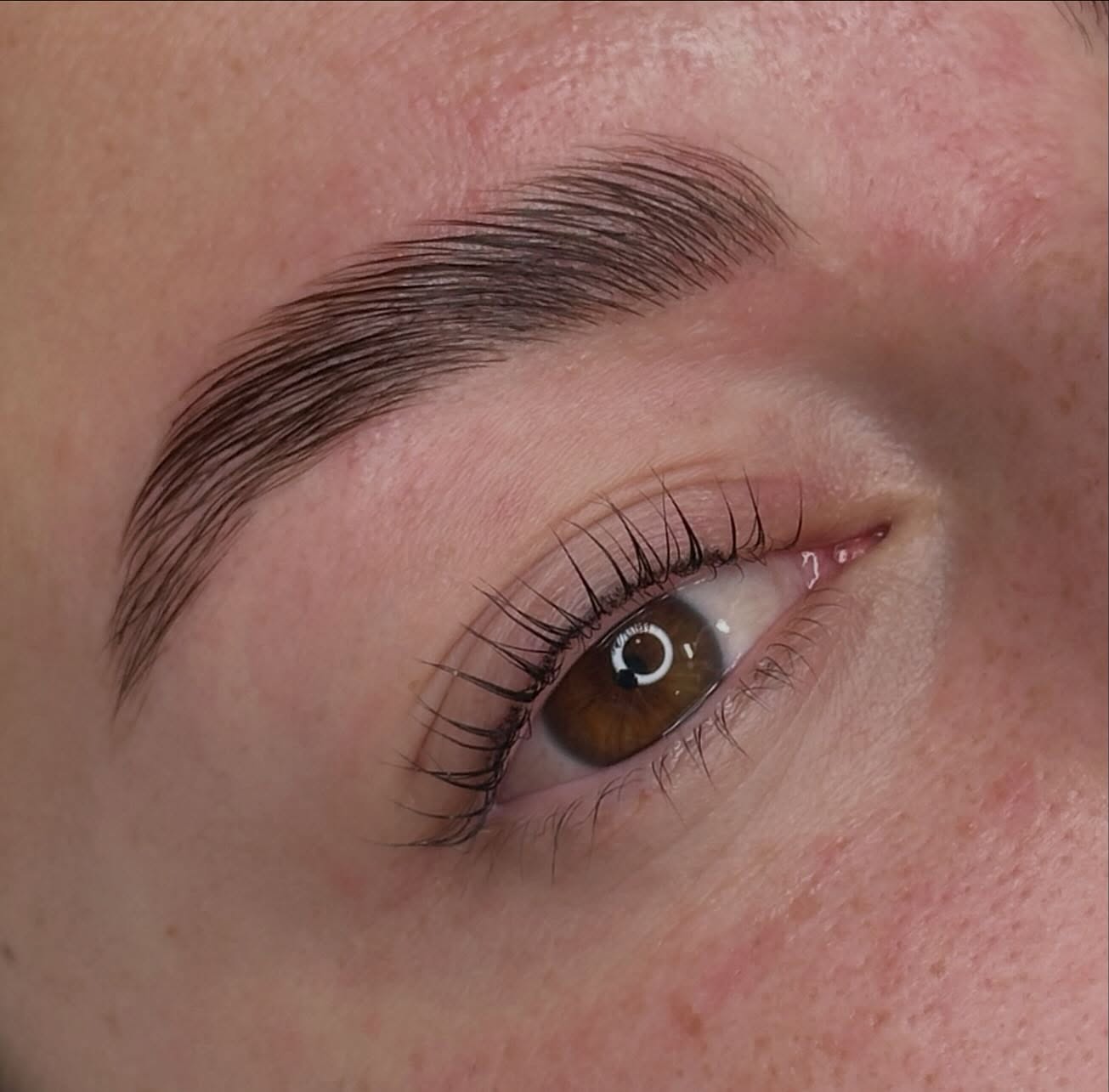 How gorgeous is lash lift and brow lamination combo! ✨
This treatment is an all time favourite at embellir, the perfect low maintenance treatment for the summer months! ✨
#beauty #brows #lashlift #browlamination #dunedinnz #embellir