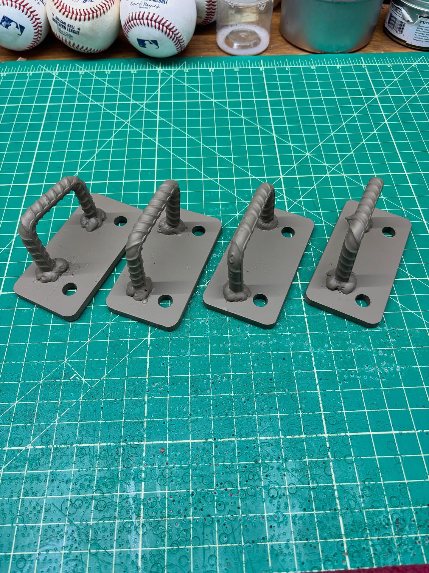 If anyone has a F series truck I made some tie down bed anchors. $55 a set, 4 colors. I was always bending mine so I fabricated these and had them professionally Cerakoted. Price includes shipping.
#fordsuperduty #fordtrucks #superduty