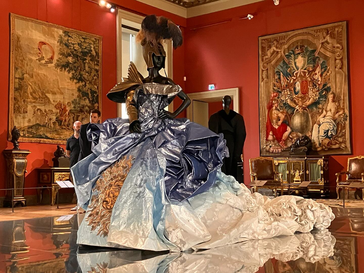 #johngalliano #louvre #exhibition #louvrecouture