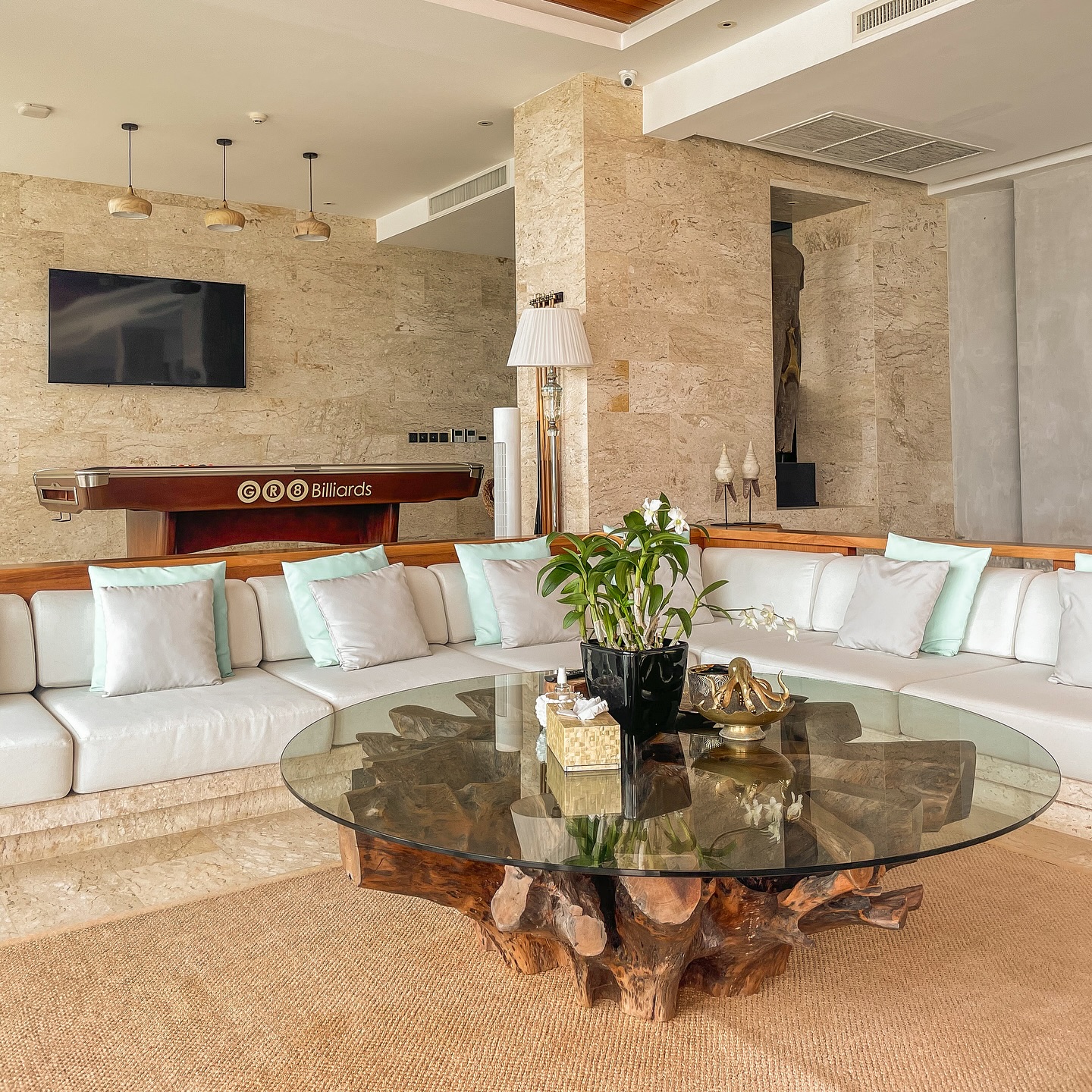 Contemporary elegance meets natural warmth.
.
.
.
.
#Bluesiam #mayaandavilla #bluesiamvillas #phuketvilla #surinbeach #phuket