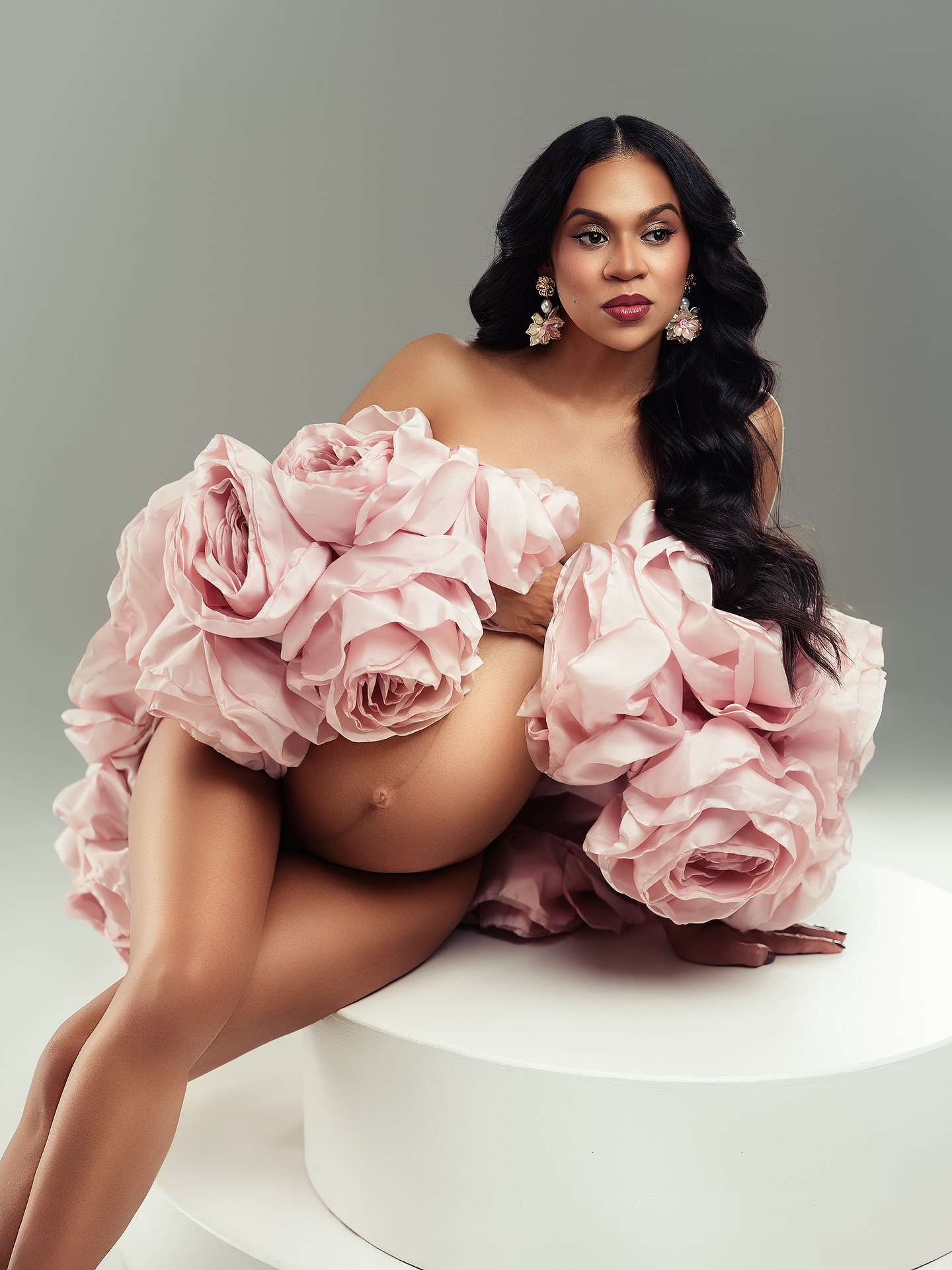 This moment is all about you — your strength, your beauty.
Pregnancy is such a powerful chapter in your life, and you deserve to be seen, celebrated, and remembered exactly as you are — radiant and full of love.
My maternity sessions are designed to make you feel confident, feminine, and effortlessly beautiful. 💖
Book your session between 26 and 32 weeks of your pregnancy. More information and online appointment:
www.veronikamarques.com
📸 Photographers — want my personal discount code for this stunning flower bolero?
Comment below: “flower bolero”
Bolero: @matusenko.store
MUA: @svetlana.kvasnevskaya
#maternityphotography #maternityreel #pregnancyshoot #maternityphotoshoot #beautifulmom #babybauchshooting #schwangerschaftsfotografie #fotostudiozürich #maternité #grossessephoto #femmesenceinte #maternityfashion #fineartmaternity #gravidanza #fotografiadimaternità #maternitéphotographe #mommytobe #pregnantandbeautiful #maternityinspiration #veronikamarquesphotography