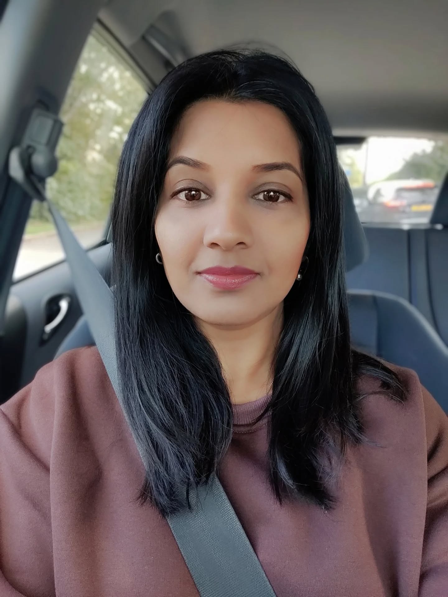 This is my weekend chaos detox. A 20 minute vanilla latte recharge with the husband before it all starts again..... Temporary sanity restored.
What’s your go-to cosy comfort? 🍂☕