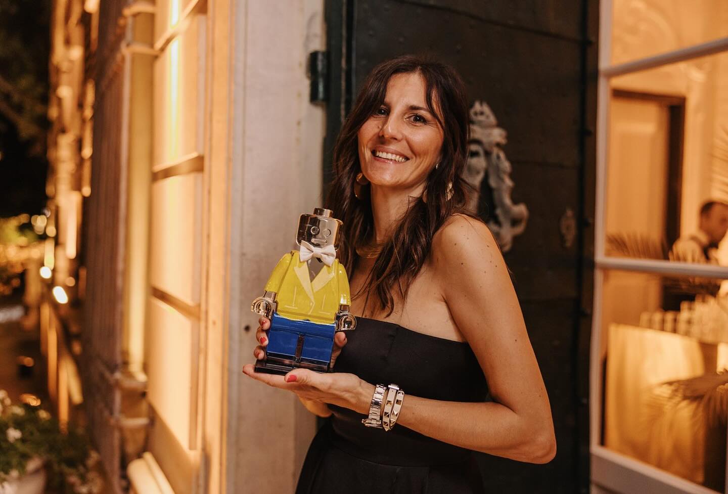 The highest expression of an event lies in the way you choose to thank your guests. ✨
For Carlo — a true art lover and connoisseur —
we created something truly unique:
his alter ego, beautifully crafted by @alepianoart
A gesture turned into art, a memory that speaks louder than words. 🤍
Typelovers events - we create, you celebrate.
#eventinspiration #artlover #bespokeevent #eventstyling #creativity #detailsmatter #art #hospitality #uniqueexperience #typeloversevents #typelovers