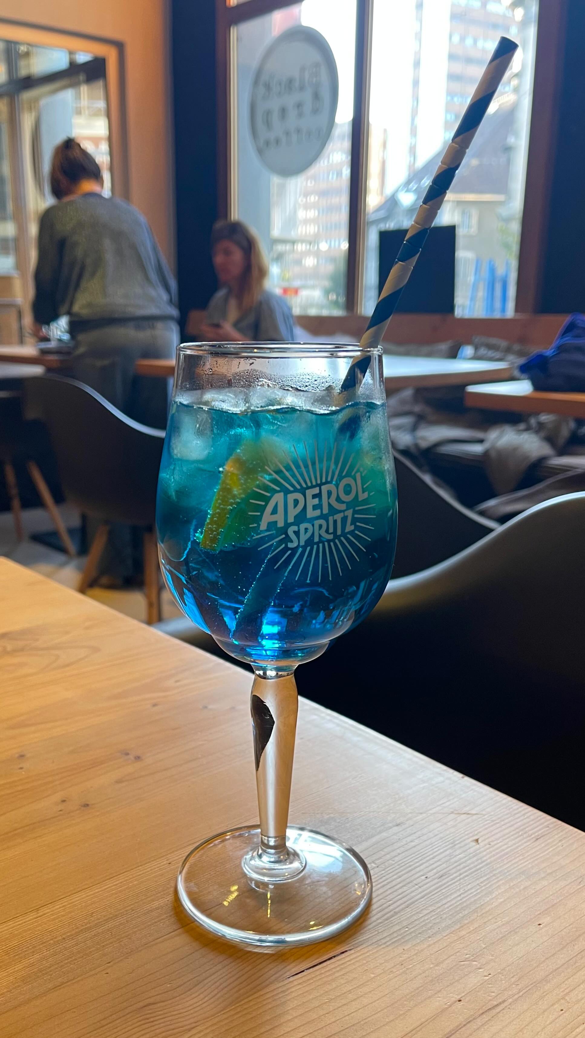 Merci à toutes et tous d’avoir fait vibrer les Jeudredis Bleus 2025 jusqu’à la dernière soirée, malgré le froid 💙
Rendez-vous en 2026 !