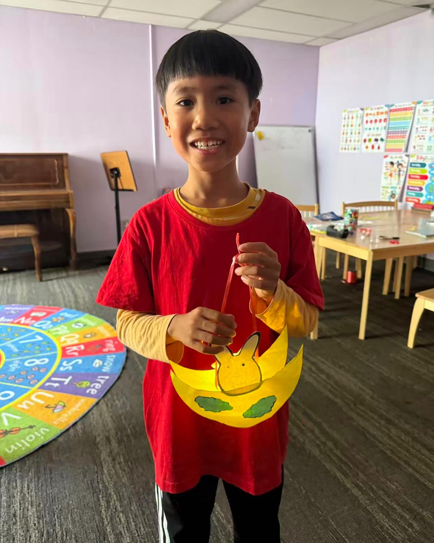Happy Mid-Autumn Festival from Bert Hsu Academy! 🌕 Our students made art to celebrate, and of course we have lots of moon cakes to savor 🥮
#chineseimmersion #mandarinimmersion #mandarinimmersionschool