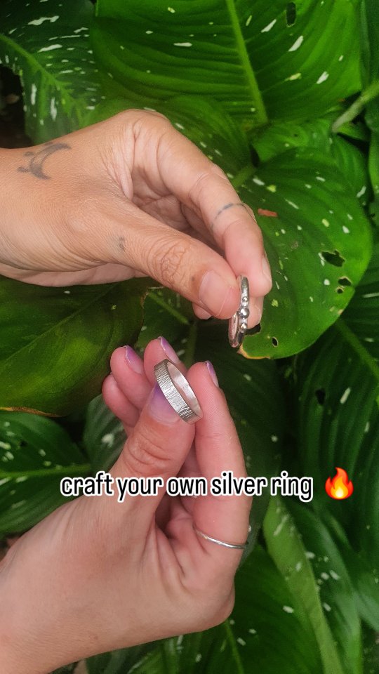 Crafting memories to carry home 💫
Join me at Jellyfish Koh Chang for a relaxed silversmithing workshop (Tuesday, Wednesday, Thursday at 3pm).
Together, we’ll saw, stamp, solder, and polish your own silver ring — a keepsake from your island adventure. 🌿💍
💰 2500 THB per person
📩 Book your spot via DM, Website (link in bio), Line, WhatsApp, or Email.
#jewelryworkshop #kohchang #silverworkshop #handmadejewelry #islandlife #thailandexperience #createandtravel #silversmithing #jungleworkshop #whattodointhailand #kohchangactivities