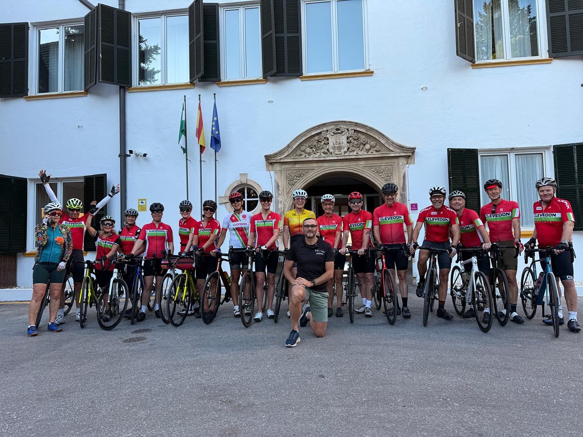 A cracking, if not very hot and hilly first days full riding in Andalusia, organised by @mellowjersey. Gorgeous route, with incredible views! Now to relax ahead of the next ride…🚵♀️🚵🏻