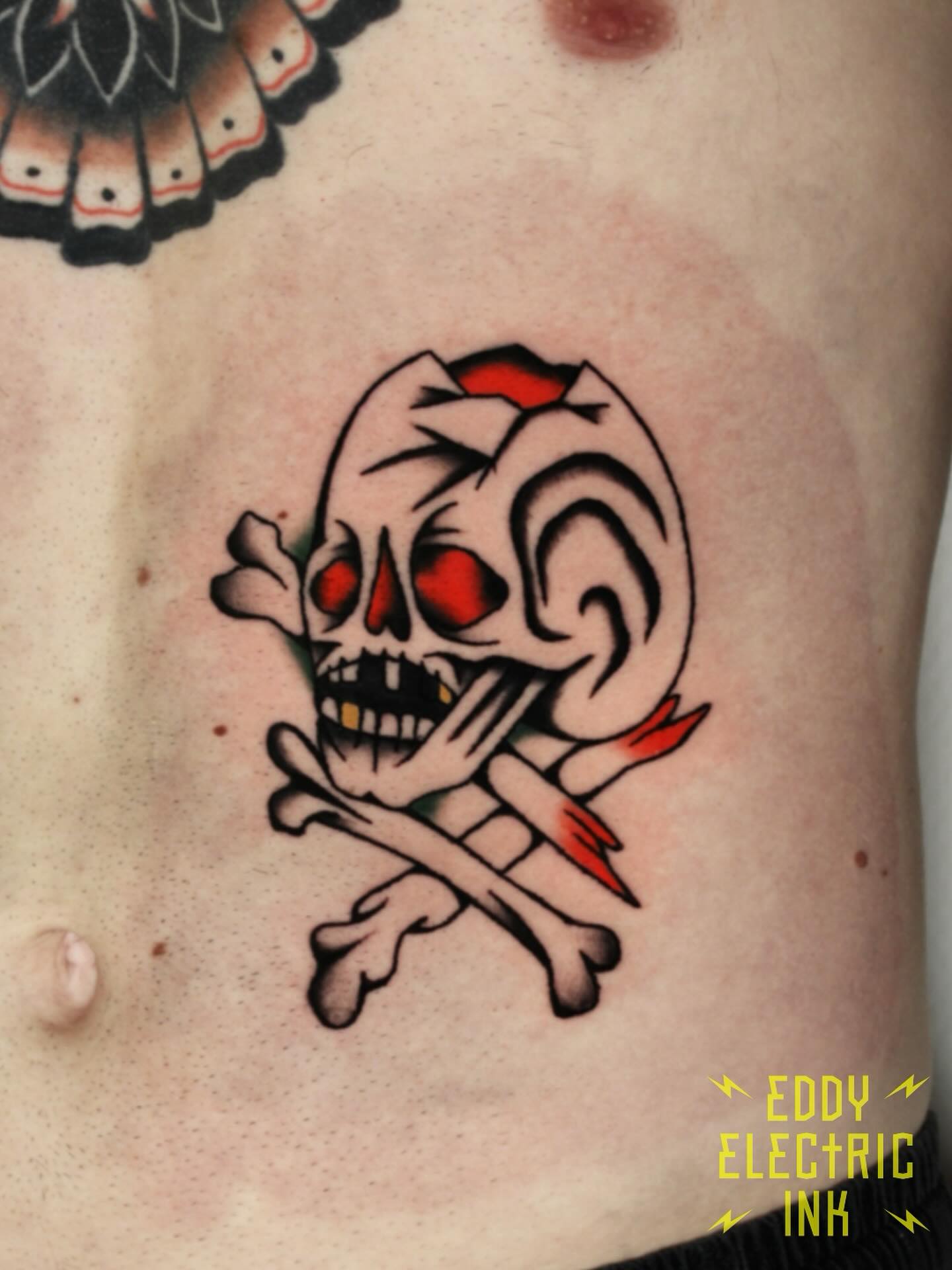 Fun one for @kaineki_ken on the belly! The skin is a bit red due to the numbing cream. Thanks for always coming for the good stuff brother!
🏷️: #traditionaltattoo #traditionalart #traditional #traditionaltattoos #tradworkers #tradwork #tradworkerssubmission #tradtattoos #tradtattoo #oldlines #oldschool #oldschooltattoos #oldschooltattoo #lineworkerssubmission #boldwillhold #oldworker #traditionalflash #oldworkers#oldworkerstattoo #boldwillhold #tattooflash #flashtattoo #flashtattoos