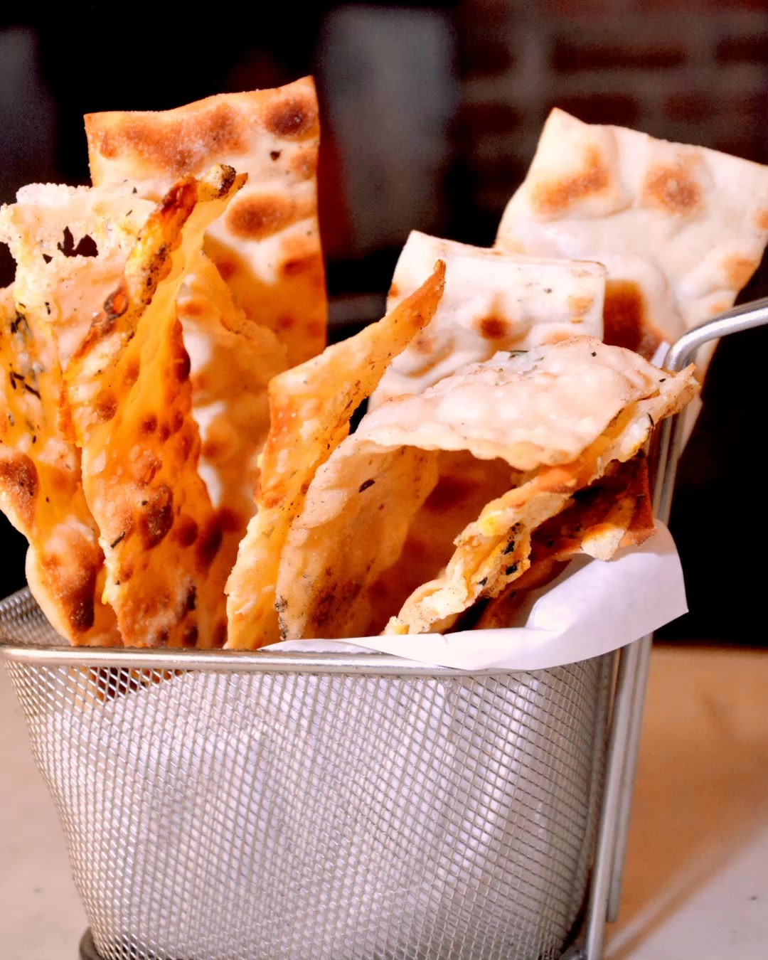 Feche o fim de semana em grande estilo na Villa: uma noite especial com piano bar e toda a atmosfera aconchegante que você merece.