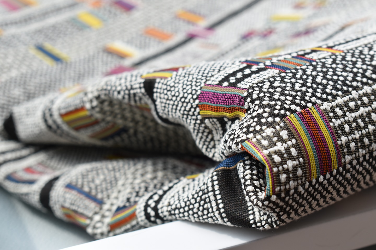 Did you know that our pattern DNA 🧬 Color Pop has the alta finish, so it’s perfect for restaurant banquette backs. A great way to have durability and pattern. It also has recycled ♻️ polyester content. Order a sample today for specification. www.chromatixhue.com
@appliedtextiles #restaurantdesign #hospitalitydesign #hoteldesign #educationdesign