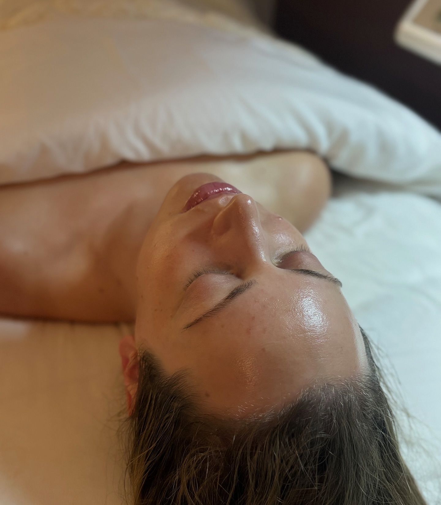 Fresh, hydrated, glowing skin is the best kind. 60 minute custom facial with dermaplaning + Eminence Strawberry Rhubarb Mask = the best kind of facial🍓🍒♥️💌