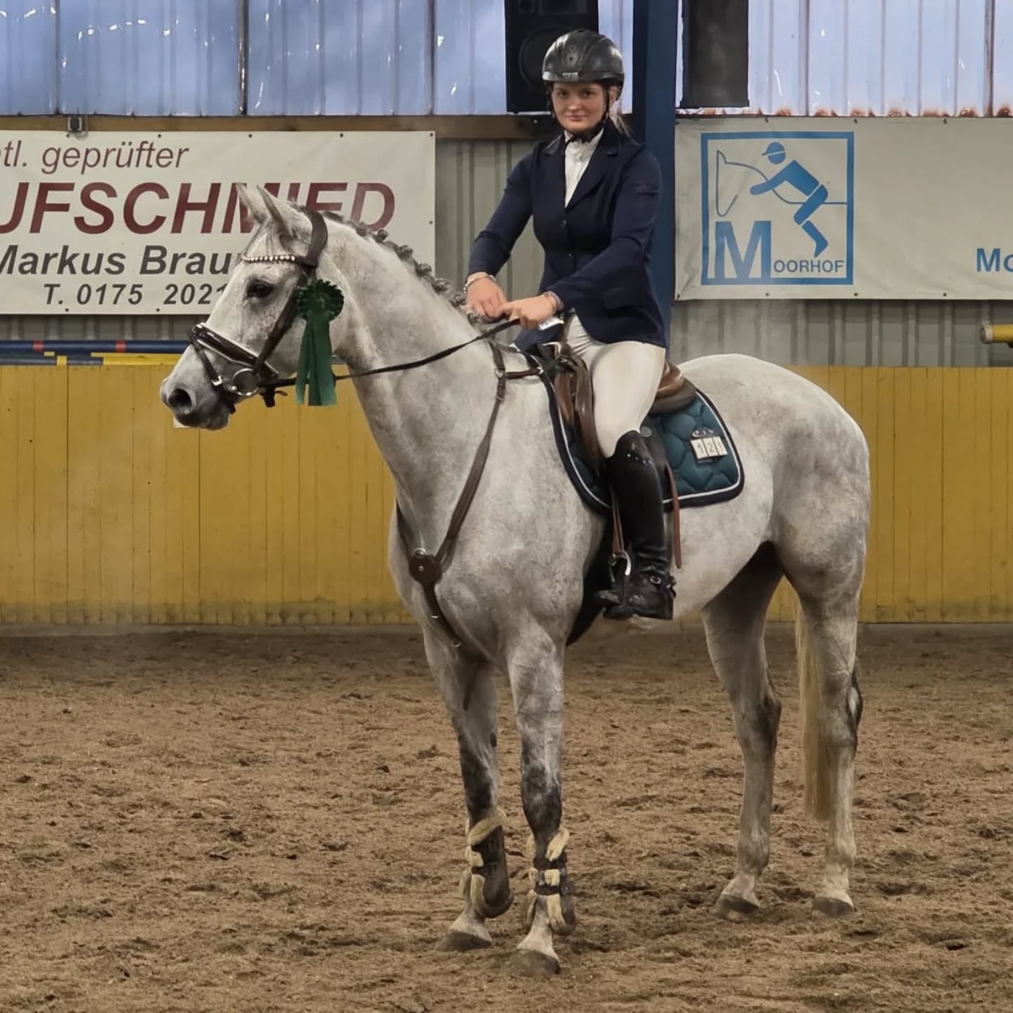 Ein gelungenes Turnierwochenende liegt hinter uns! 🐎
Beim Reitertag auf dem Moorhof konnten mehrere unserer Reitschüler erste wertvolle Turniererfahrungen sammeln und sich über ihre ersten Platzierungen freuen. 🏅
Auch unsere jungen Pferde haben neue Eindrücke gesammelt und wichtige Routine gewonnen.
Ein herzliches Dankeschön an den Moorhof für die hervorragende Organisation und die angenehme Atmosphäre – es hat richtig Freude gemacht, dabei zu sein! 🌞
#springreiten #reitturnier #reitsport #reitpferd #springpferd #horsesofinstagram #equestrianlife #pferdeliebe #jungpferdeausbildung #nachwuchspferd #futurestars #younghorses #pferdezucht #verkaufspferd #verkaufspferde #saleshorse #horsesforsale #showjumpersales #dreamteam #maresilange