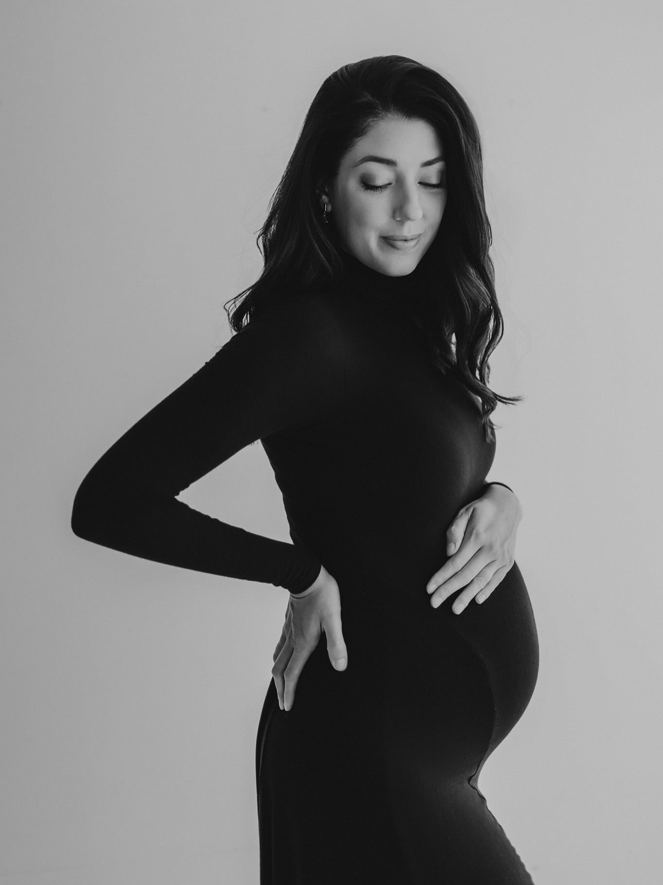 Simplicity has a way of saying everything that matters.
#boisematernityphotographer #maternityphotoshoot #studiomaternitysession #blackandwhitephotography #boisephotography #studiomaternityphotographer