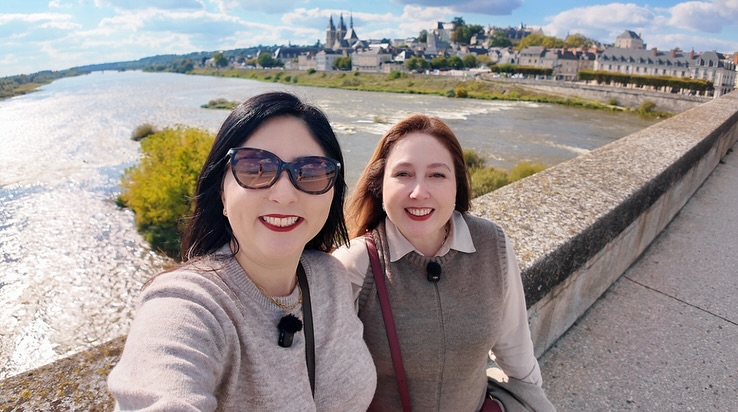🇫🇷 Já saiu no canal o vídeo do Vale do Loire: Parte 1, em Blois, nossa primeira parada nessa rota dos castelos de conto de fadas franceses
No vídeo mostramos a cidade, o castelo, curiosidades históricas e dicas práticas para quem sonha em explorar o Loire com charme e autenticidade.
✨ Assista agora no canal EmiLou Day by Day - Irmãs Viajantes e vem viajar com a gente!
#viagem #valedoloire #europa #blois #irmasviajantes #emiloudaybyday