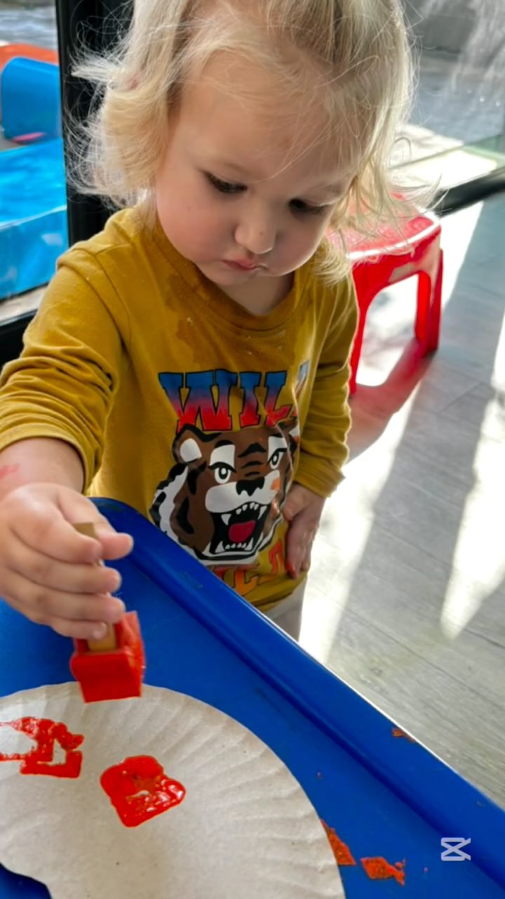 ❤️ ART FROM THE HEART ❤️
A celebration of stories brought to life through the art of little hands 🎨
Our Babes explored the sweet story of “HedgeHugs” 🦔
Through their artwork, they shared the heartwarming message that love and friendship can be found in the smallest of hugs 🤗💌✨
#VillageKidz #EdenVillage #lovenorthcoast #saltrock #preschool #ballitopreschool #ArtFromTheHeart #creative #art #storytelling