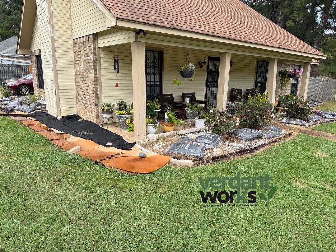 Check out this awesome transformation! We cleaned out all beds for our client and decided to go with a whole new design per client request . We Edged up all beds, added rocks and remulched all three beds for a more verdant look.
If you’re in need of any landscape services, dont hesitate to give us a call. Check out the services we offer at www.Verdantworkslandscaping.com. 🎯🌱