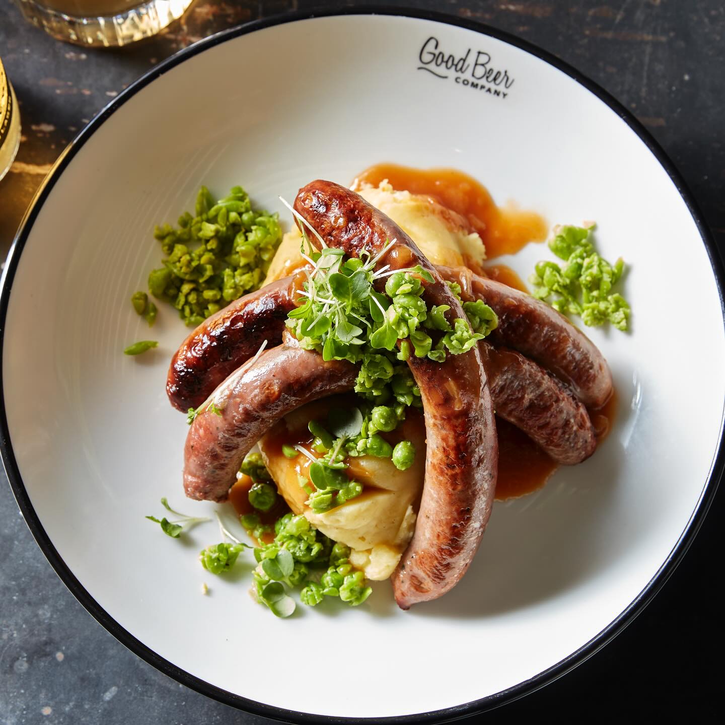 Bangers. Mash. Mushy Peas. Caramelised Onion Gravy.
The kind of feed that fixes everything. 🍽️
Get stuck in at Keg & Brew — best served with a cold one in hand. 🍻
#KegAndBrew #PubGrubDoneRight #SydneyPubs #BangersAndMash