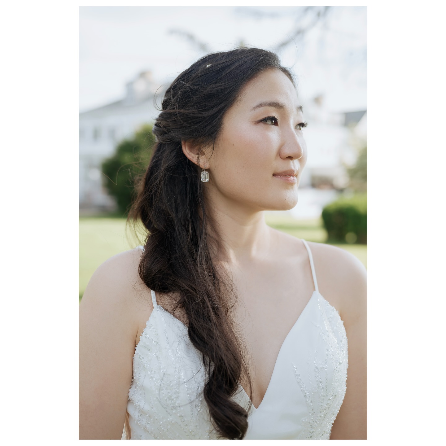 A perfect day for Zoe and Chris at the stunning Endicott Estate !
Loved bringing Zoe’s bridal vision to life
Soft, romantic, and effortlessly elegant.m💕
📸 @taylorfrostphotography
Hair&Makeup @makeup_by_minah
.
.
.
.
.
#bostonmakeupartist #bostonhairstylist #weddinakeupartist #asianmskeupartist #kbeauty #naturalmskeup #softmakeup