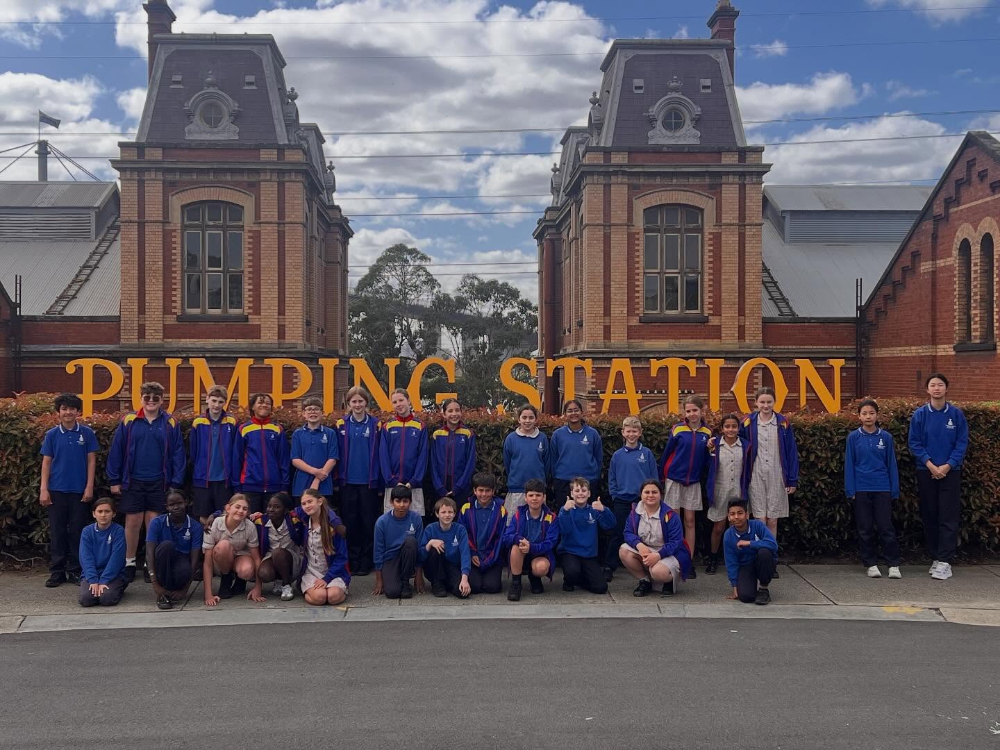 The 5/6 and Preps are enjoying a fantastic day out learning all about science 🧪🔬🔭 at ScienceWorks