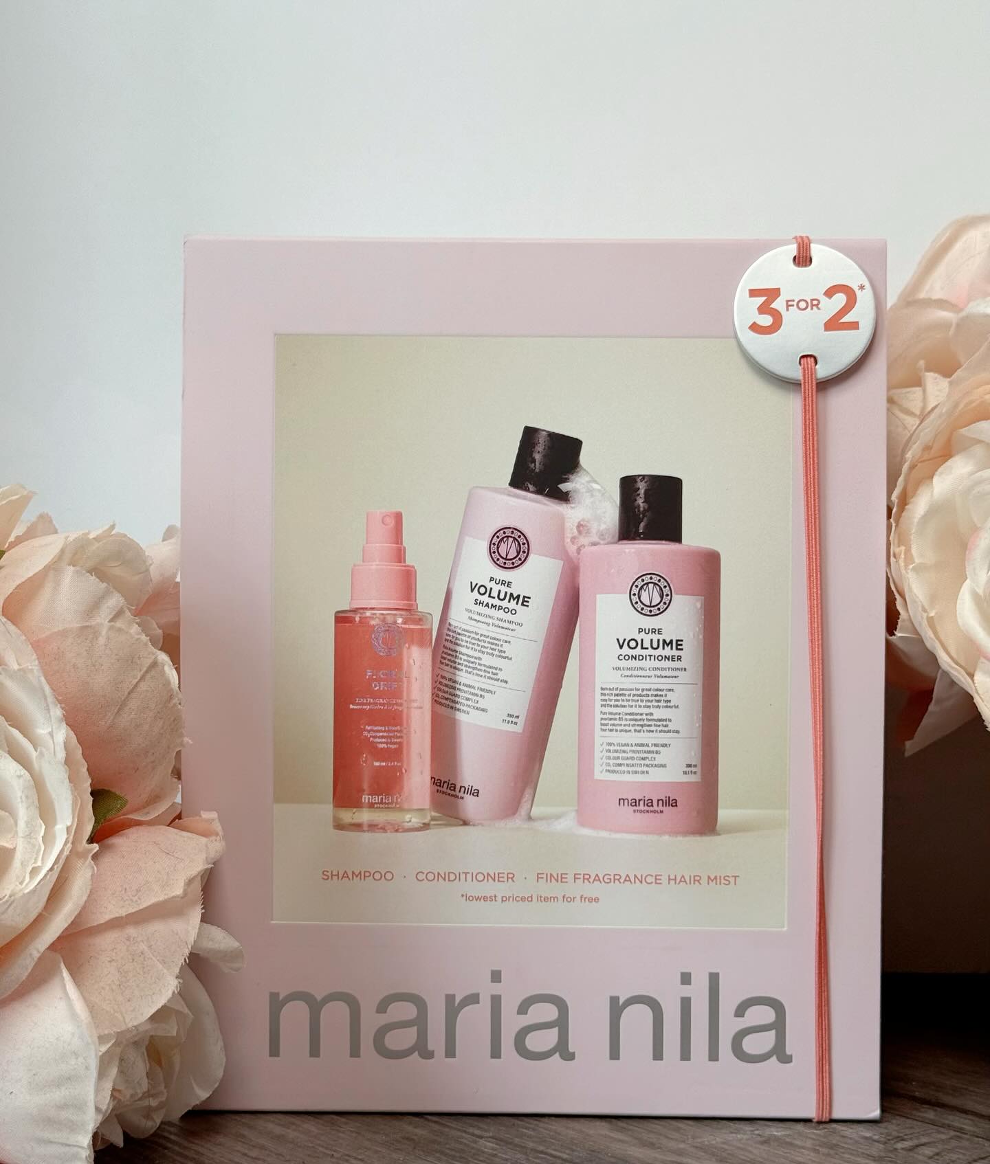🌸Bigger Hair, less effort & a freebie? 🌸
Say hello to Maria Nilas Volume gift sets! They are also available in head & heal (bad scalps) and luminous colour.
Each gift set contains a ✨Full Size ✨ shampoo & conditioner as well as a ✨bonus ✨ unbelievably beautifully smelling hair mist! Exclusive to the gift sets!
Give someone you love or yourself the gift of Voluminous hair!
Retail Price | $83
📆 Available at Eau Salon
#yqr #yqrhair #yqrhairstylist #yqrhairsalon