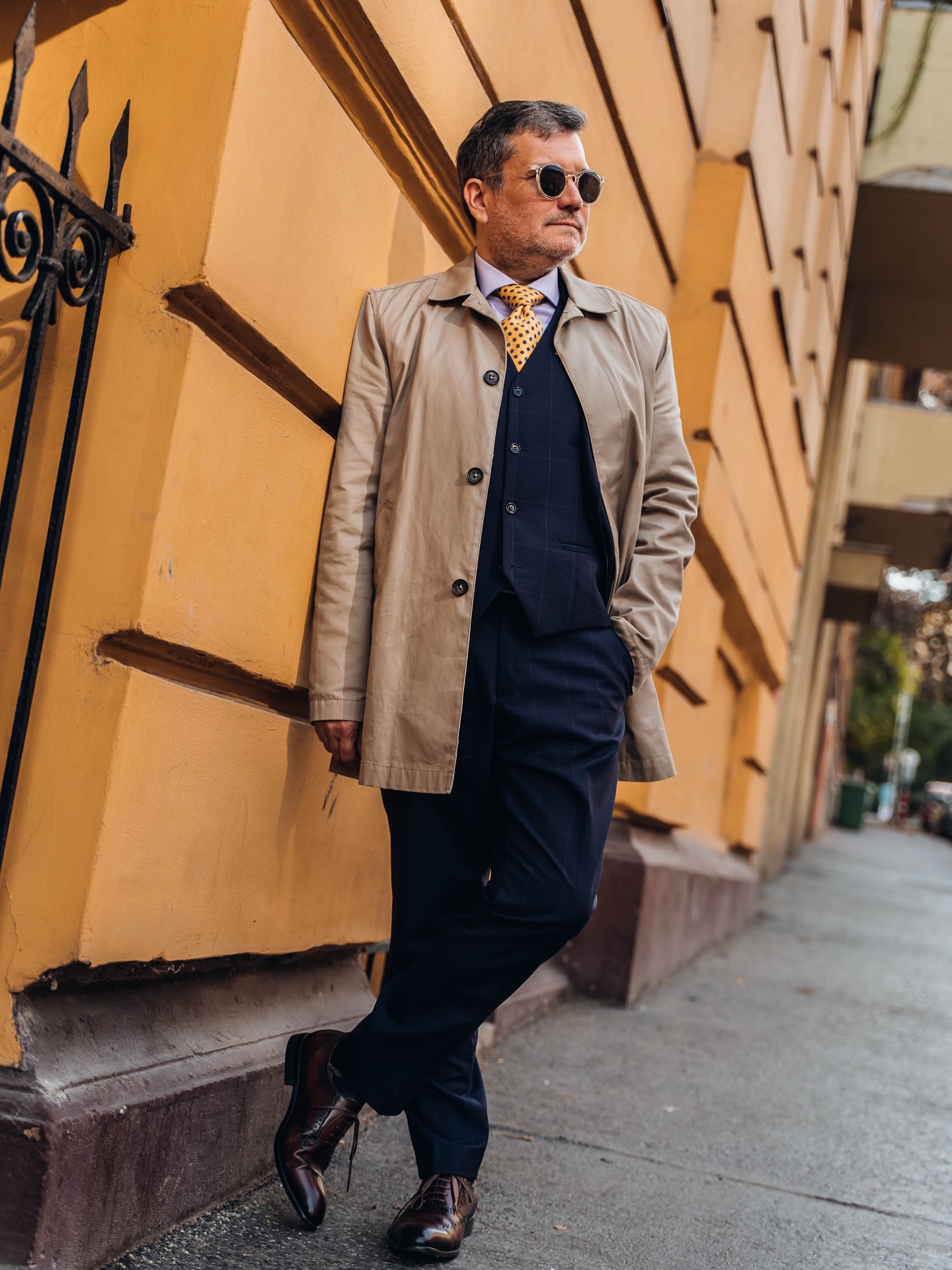 Minden napom a stílusos öltözködés terjesztéséről szól.
Lehet ez a baj?!
#tiborstiluslapja #stílustanácsadó #stílustippek #stílus #férfidivat #ootd #menswear #ugoditibor #streetstyle #gentleman #suitsformen #suitswag #mfw #pfw #likeforlife