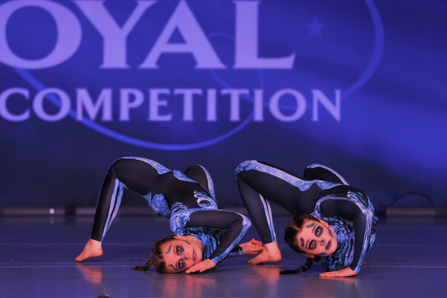 happy october 💀🕸️