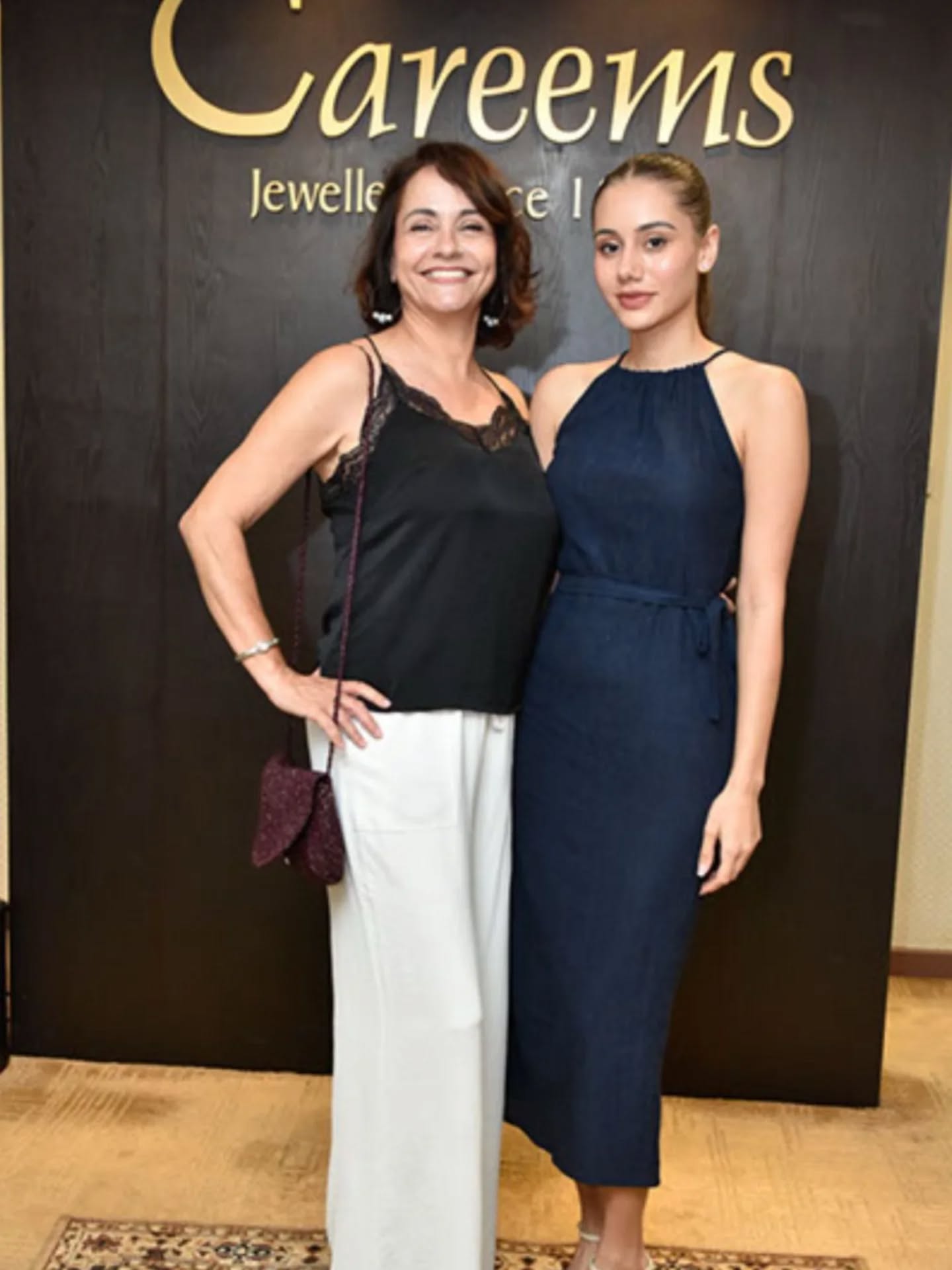 Finally got one together📷💫❤️
.
.
.
.
#srilanka #colombomoments #colombostyle #colombo #colombofitness #onandoffthemat #limetree_yoga