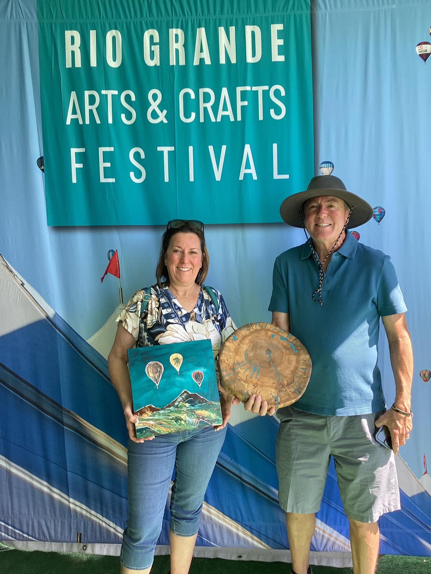 First day in the big tent at the Sandia Resort ABQ.
Friday,Saturday and Sunday 9-5
Come out and see me
.
.
.
@sandiacasino @riograndeartsandcrafts #greatart #buyartfromartists #buyingartmakesyouhappy