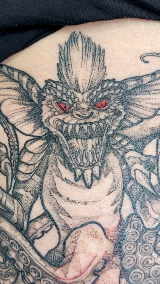 I've been anxiously waiting for spooky season to finally post this completed Gremlin + Kraken mashup!! This was such a delight to dream up together and figure out how to bring to life. We even worked it around her bat garter that we did waaaaaay back. Thanks again to this lovely human and her passion for the season!
♡♡♡♡
#spookytattoo #gremlins #halloweentattoo #tattoo #tattooartist #abbotsfordtattooartist #fraservalleytattooartist #vancouvertattooartist #vancouverislandtattooartist #abbotsford #fraservalley #comoxvalley #courtenaybc #nanaimo #campbellriver #bc #canada #vancouvertattoo