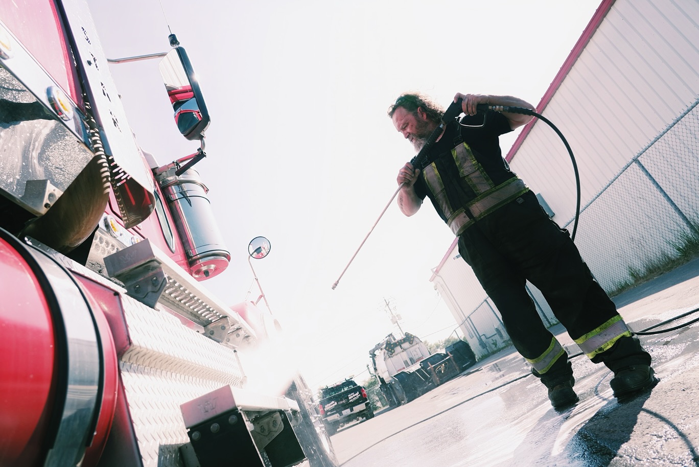 At Atlantic Tiltload, our drivers take pride in their rigs. Keeping them squeaky clean isn’t just about looks, it’s about representing our company with professionalism every mile of the way.
Whether it’s across town or across the country, let us help you coordinate your next long haul with confidence and care.
#AtlanticTiltload #Trucking #LongHaulExperts #Canada #Trucks #BigRig