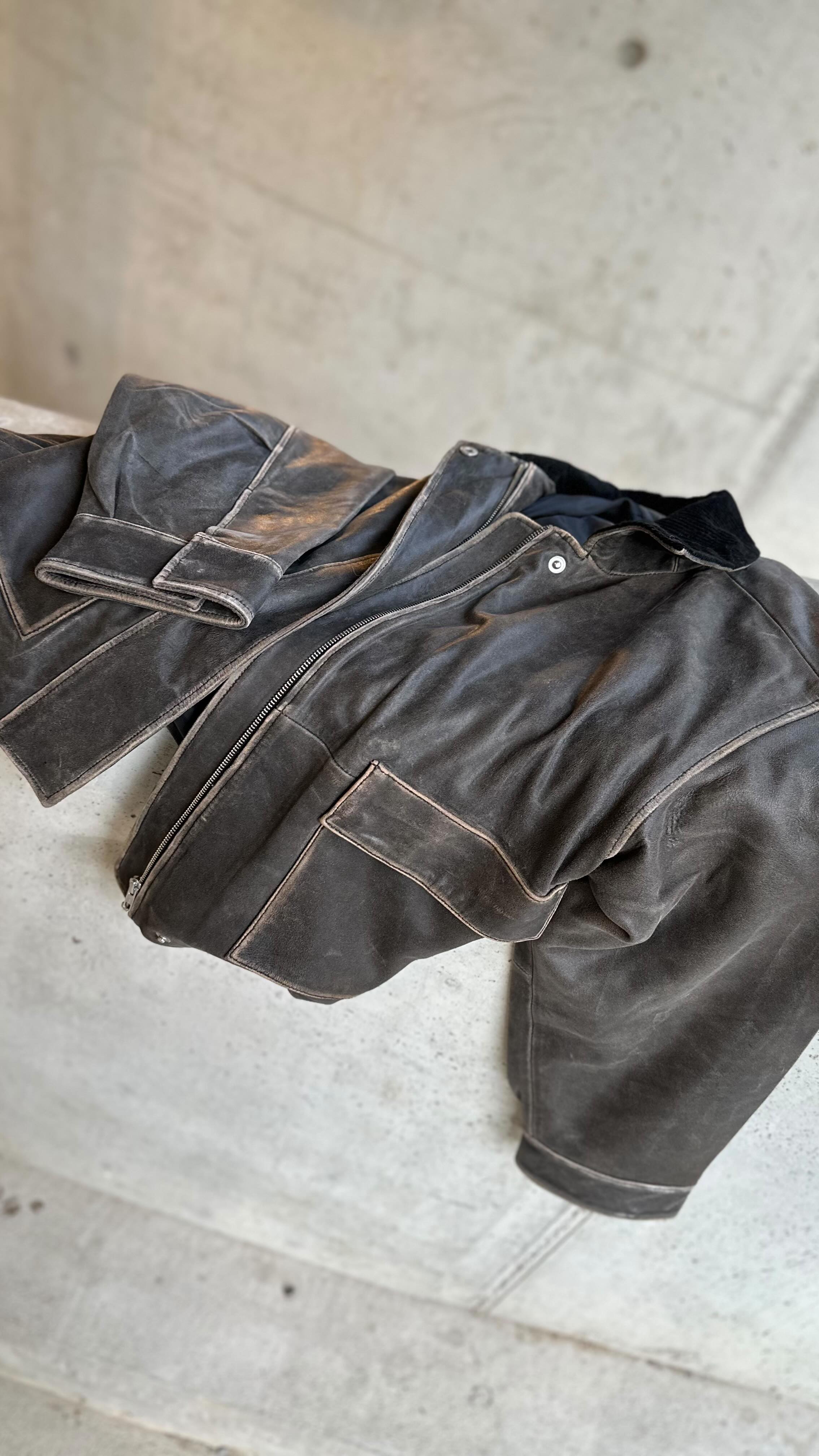 Neu bei uns im Shop: Unsere Lederjacke im leichten Used-Look. So weich, leicht und im perfektem Stil für den Herbst 🍁
#nexttokate #ntk #whatkatewore #whatkatewears #infashionwetrust #outfitinspiration #soaked #soakedinluxury