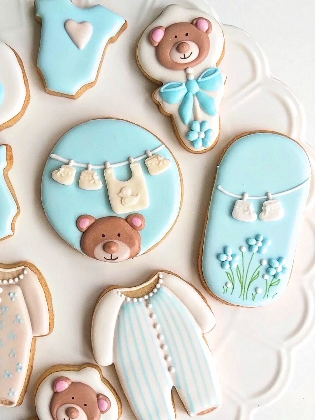 Baby shower latest. Designs on etsy soon!🤩
#babyshowergifts #babyshowercookies #royalicingbiscuits #graceandclover #itsaboy #babygiftideas #cookiesofinstagram❤️