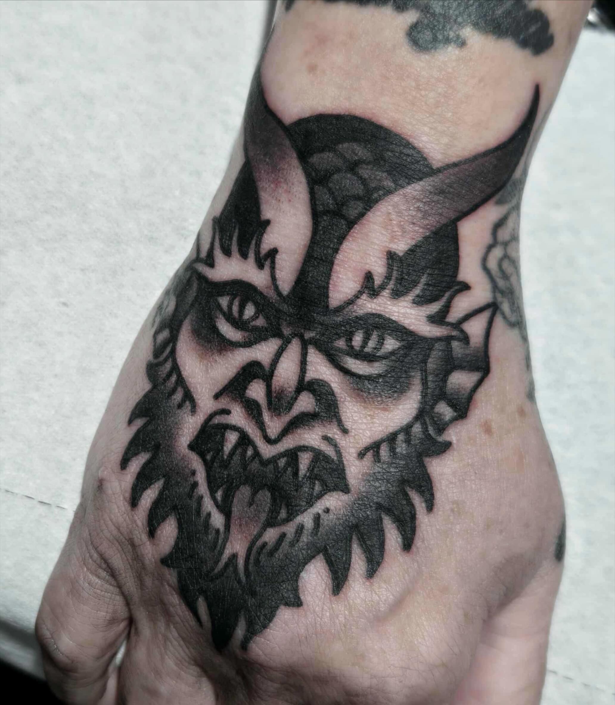 Traditional devil daddy hand blaster made by @heathen_tattooer 👊 he has a few open spots left for October and booking into November, shoot him a message, call the shop or swing by to book! He loves to tattoo American traditional, dark lettering, black work, realism, illustrative, neo-traditional, dark japanese, ornamental, the list goes on...!
#devil #deviltattoo #traditional #traditionaltattoo #americana #americanatattoos #flash #flashart #tattoo #threeriverstattooconvention #trtcon #washington #pnw #pnwtattoo #pnwtattooer #pnwtattooartist #tatcon #tattooexpo #seattletattooers #everett #snohomish #bellingham #cascades #cascadia #pugetsound #darkart #darkartist