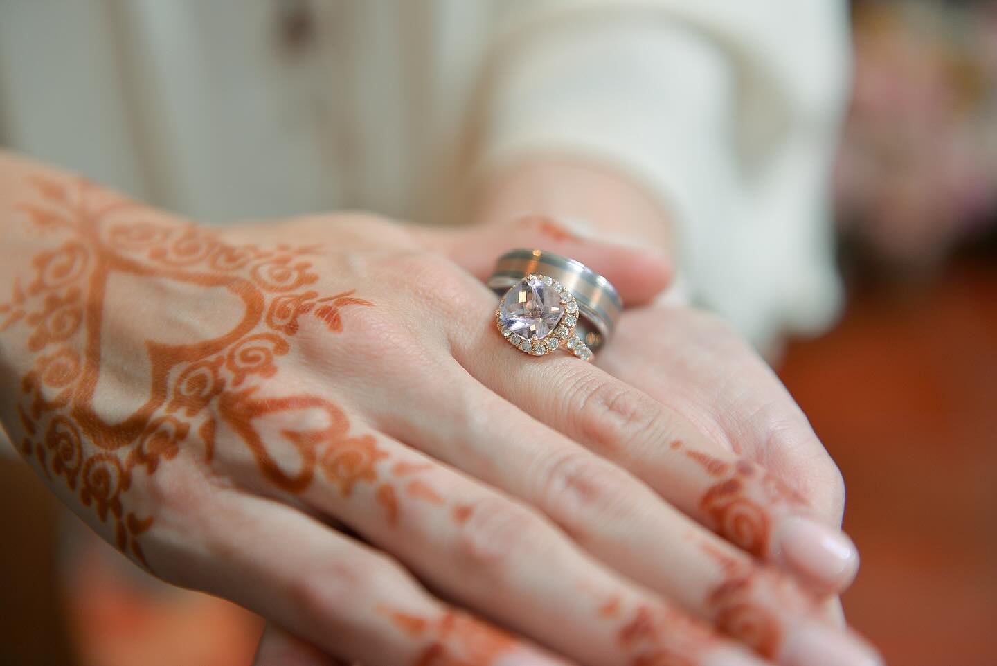 Love, Hearts & Jewels! #ovationphotographyanddesign #weddingrings #weddingbands #weddingpic #fallwedding #hennaart #weddingbells #weddingphotography #weddingphotographer #destinationwedding #hennawedding #wedding #socalweddingphotographer #socalwedding #socalweddingphotography