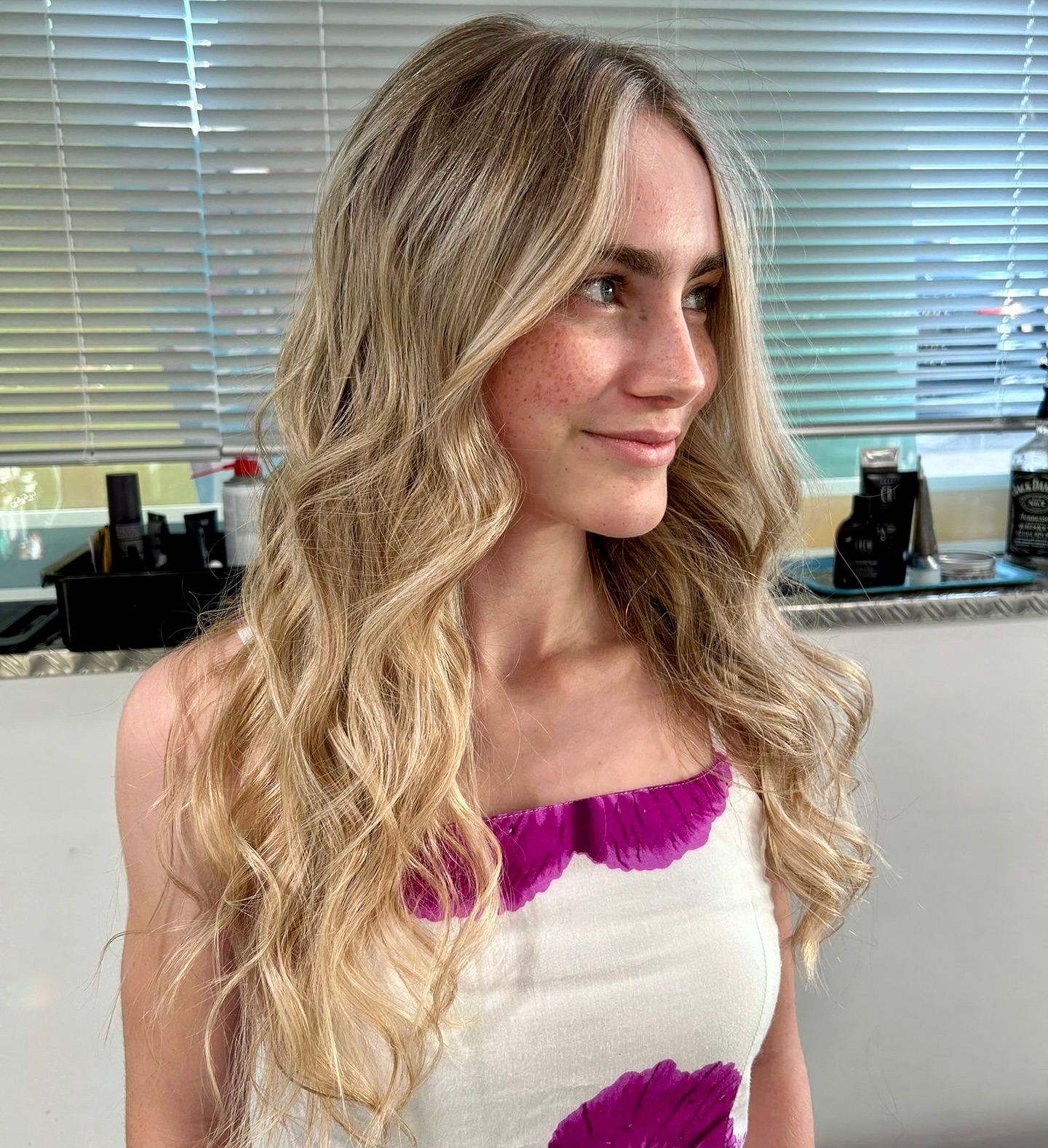 C’est le moment de prendre soin de vous : rendez-vous au salon ce week-end✨🪩
Ryanhair Walferdange
Par: Elvana🙌🏻
#luxembourg #salondecoiffure #balayage #coupe #stylish