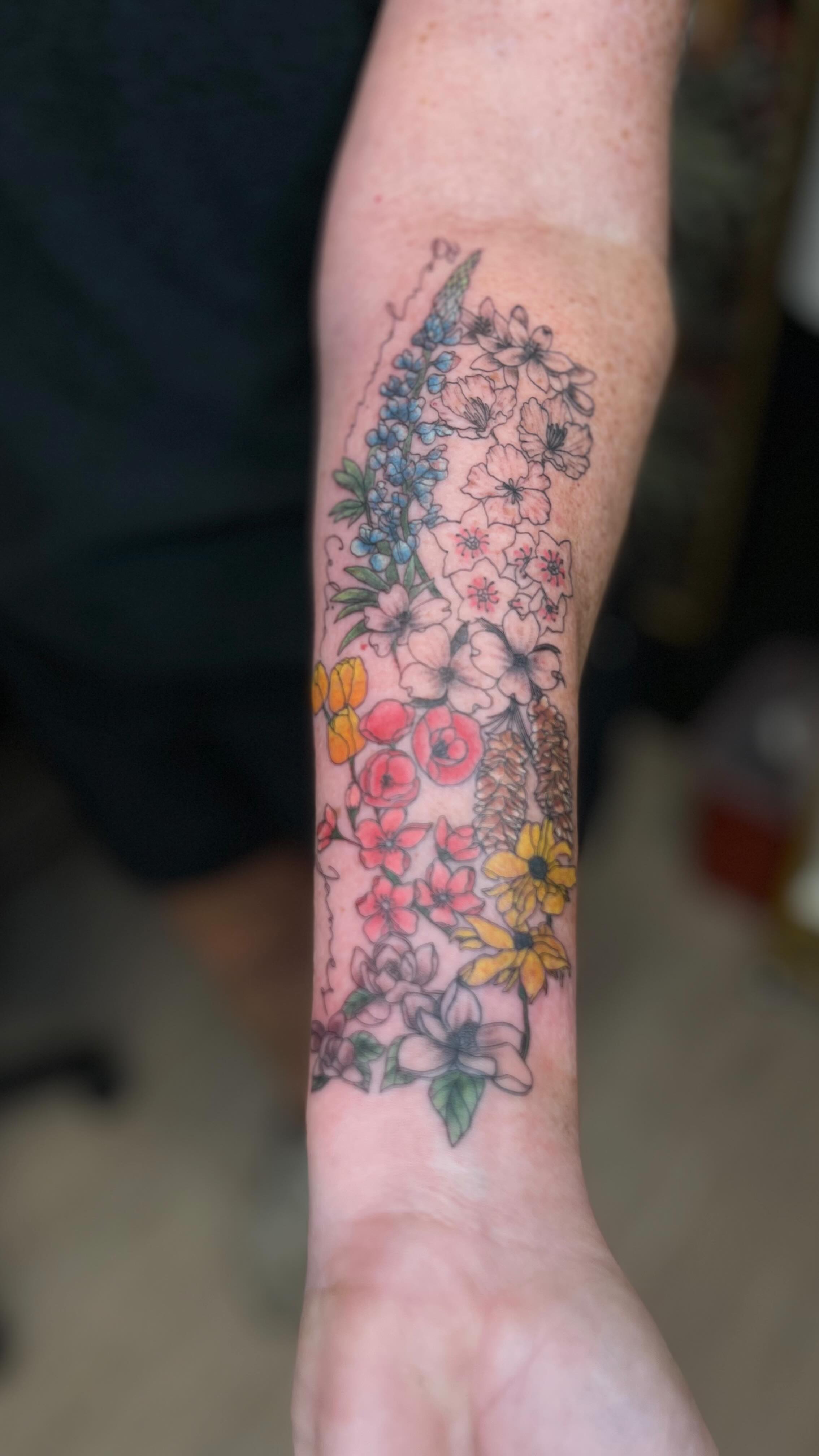 Some fun little cuties from this last week! DM your ideas and let’s get you tattooed!
#sanantoniotattooartist #femaletattooartist #customtattoo #floraltattoo #colortattoo #finelinetattoo