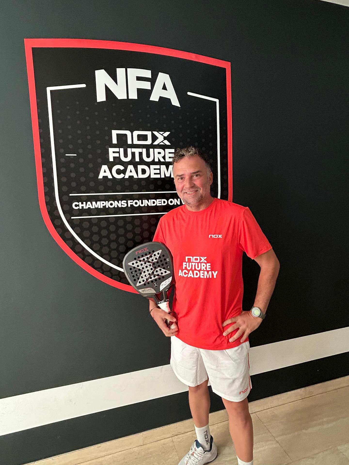 Nos complace anunciar que @luis_ferrini_padel se ha incorporado a la NFA como nuevo director técnico.
🔝 Con más de 15 años vinculado a la marca y una sólida trayectoria como entrenador de jugadores en etapa formativa, Luis se suma al equipo para explotar todo el potencial de los jovenes talentos del Team Nox.
¡Bienvenido! 🫶🏻