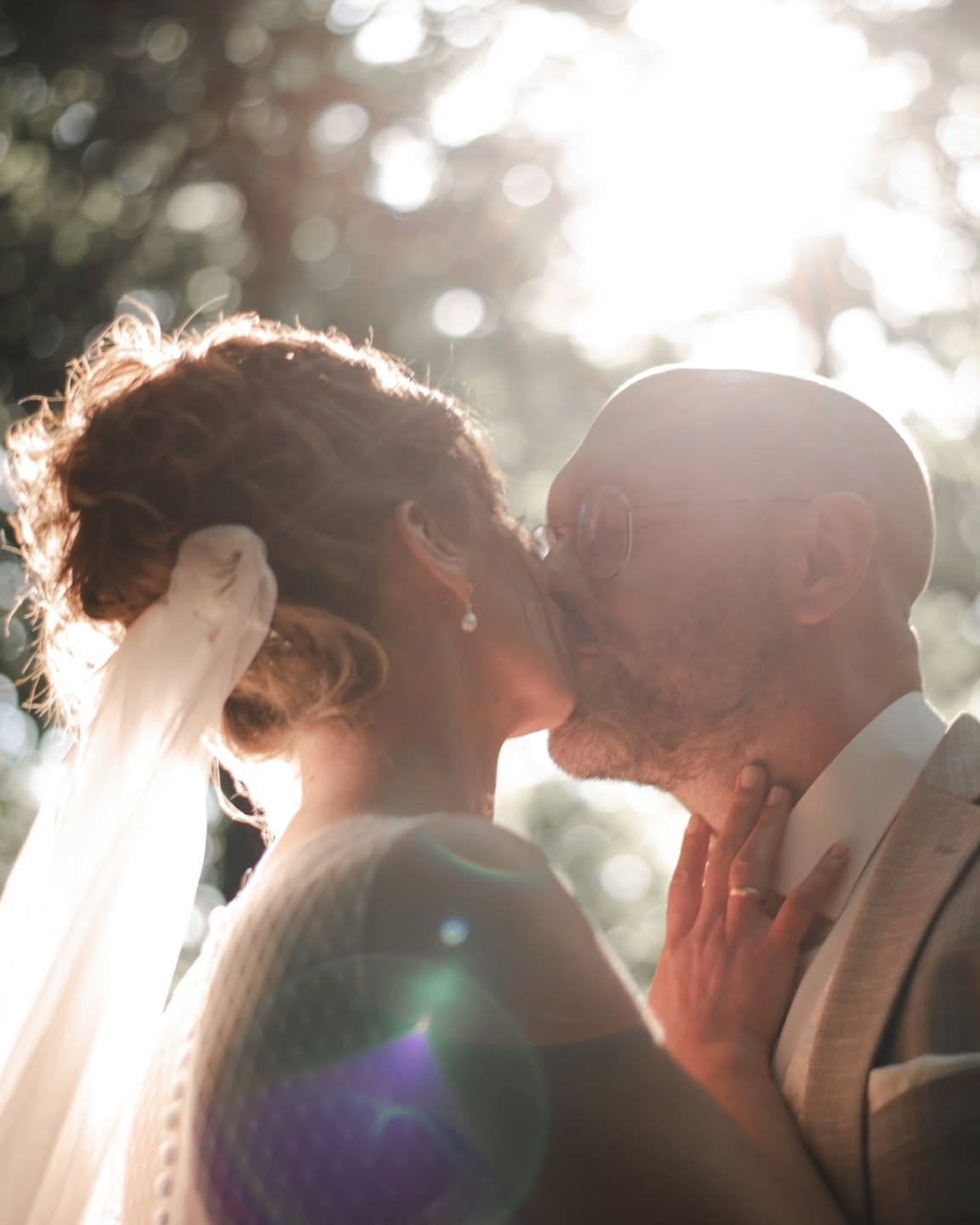 Love a good sunflare ☀️
#sunflare #fallwedding #goldenlight #wedding #romantik #light #lightlovers #weddingphotography