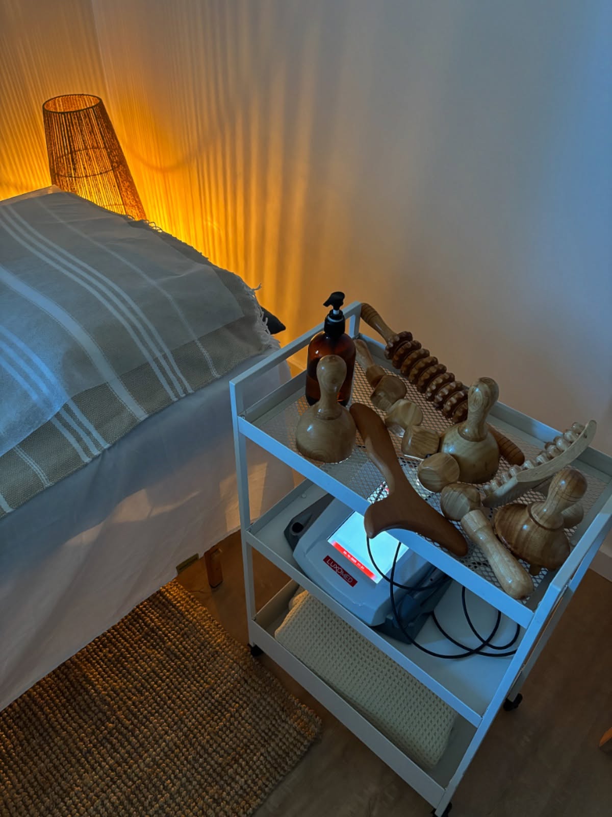 Profitez d’un moment de détente dans mon nouvel espace situé au C3 à Coublevie 🥹
Je vous reçois dans un cadre chaleureux pour que vos séances de maderotherapie ou de drainage soient un réel moment de détente 🙏🏼
Un cadre intimiste et cocooning qui vous permettra de ressortir les jambes légères et la tête allégé ✨
Je vous reçois du lundi au samedi sûr rendez-vous 📆
➡️ en ligne sur Doctolib
➡️ par téléphone 06 79 88 81 65
Au plaisir de vous recevoir 💗
Léa 👩🏻⚕️
Diététicienne & spécialiste soins minceur